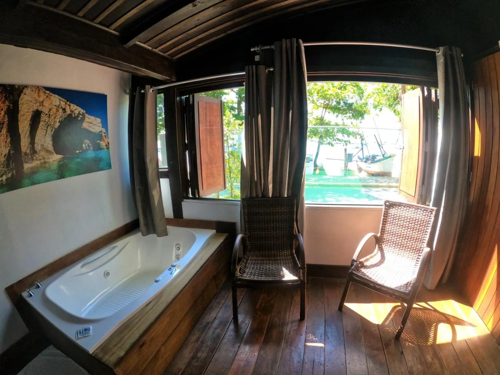 Superior Chalet - single occupancy in Hotel Pé na Areia