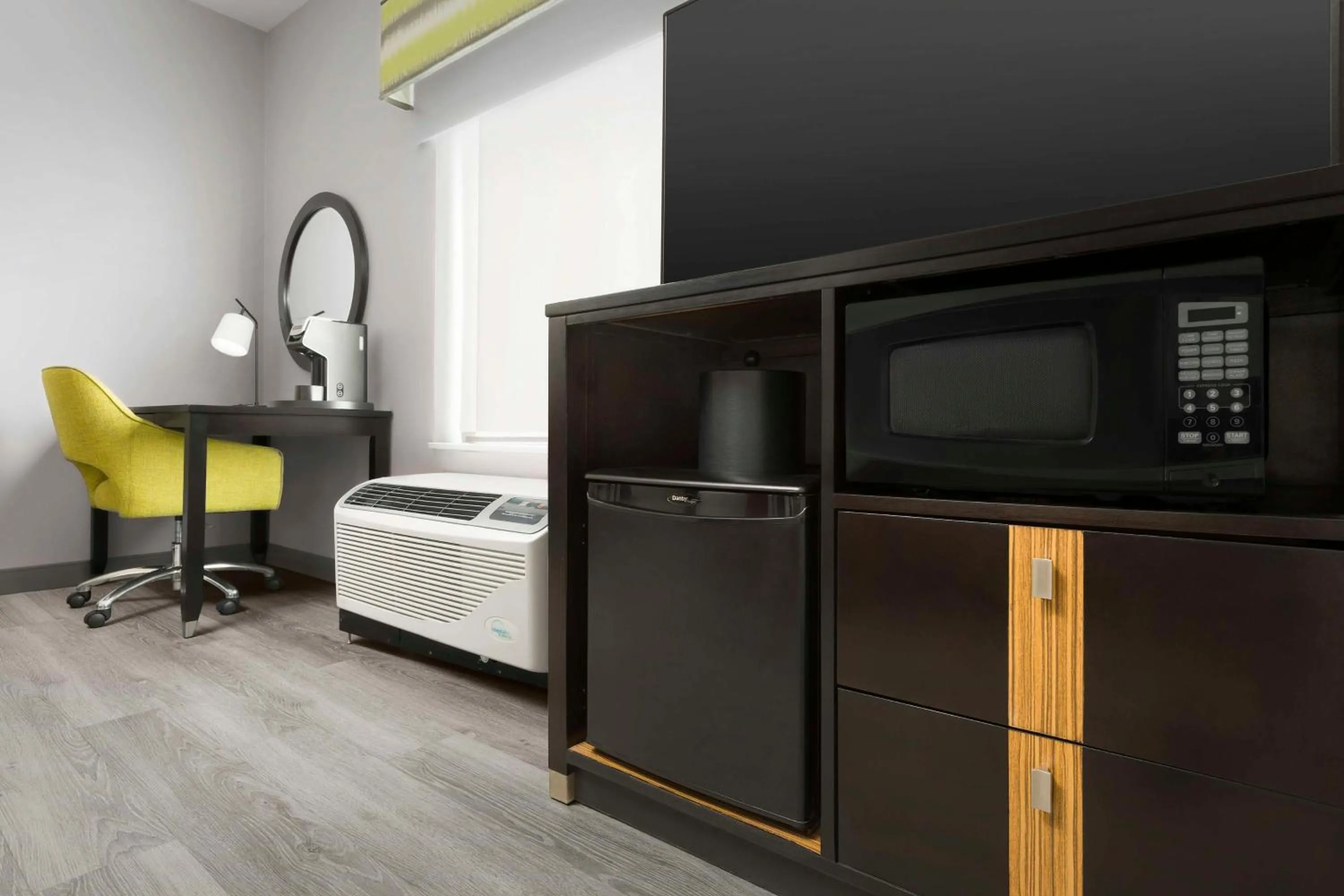 King Studio Suite with Sofa Bed - Hearing Access/Non-Smoking in Hampton Inn & Suites El Paso/East