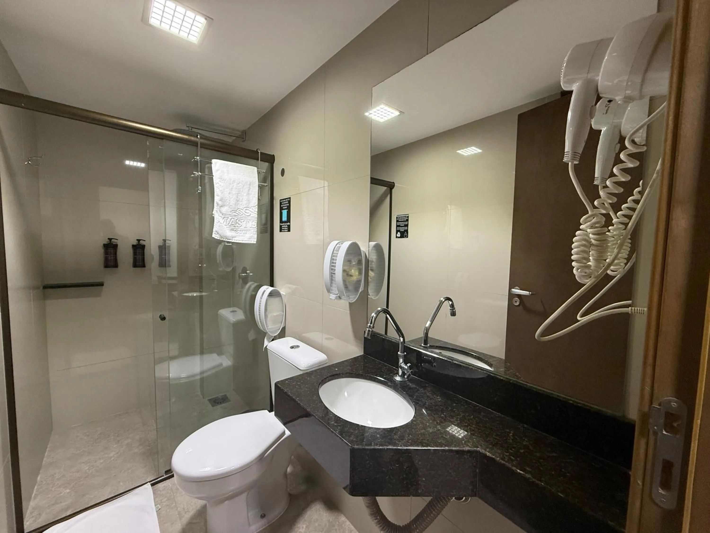 Deluxe Queen Room in Master Gold Hotel Express