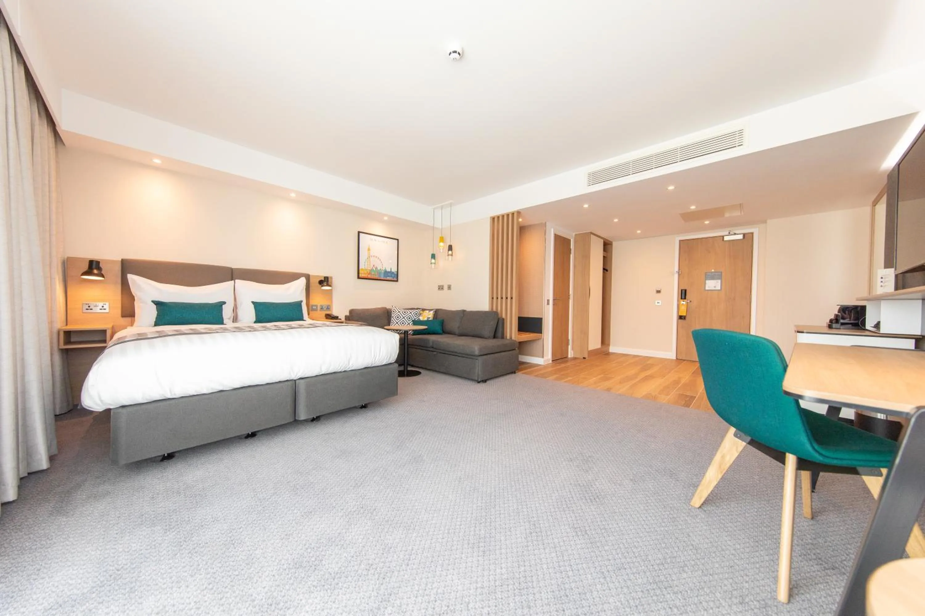 Premium King Room with Sofa Bed in Holiday Inn Blackpool by IHG