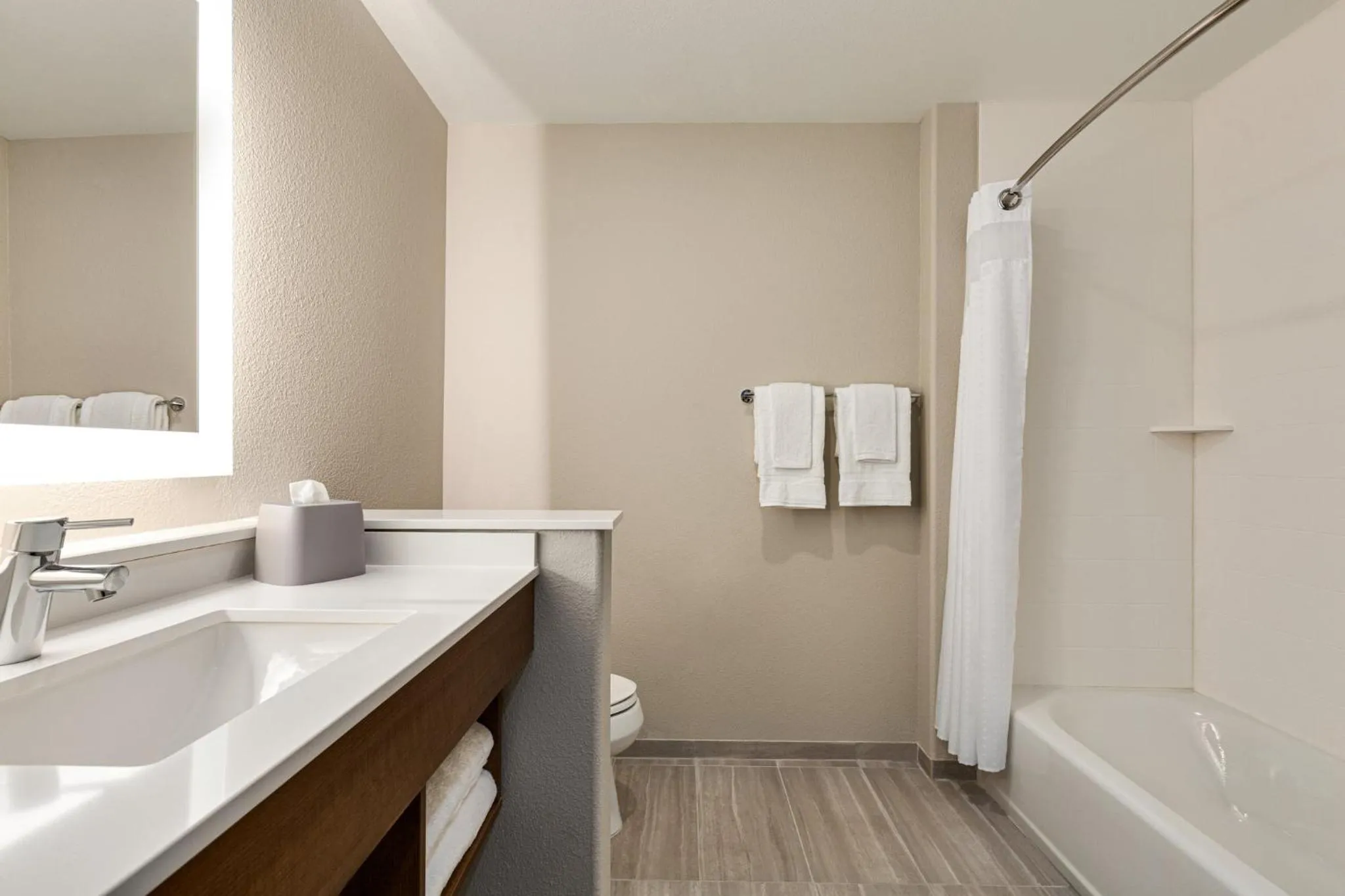 Queen Suite with Two Queen Beds in Holiday Inn Express & Suites Hayward - Castro Valley by IHG