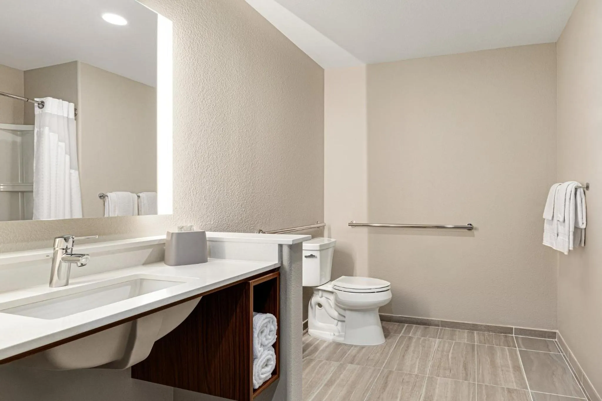 Suite - Hearing Accessible - Non-Smoking in Holiday Inn Express & Suites Hayward - Castro Valley by IHG