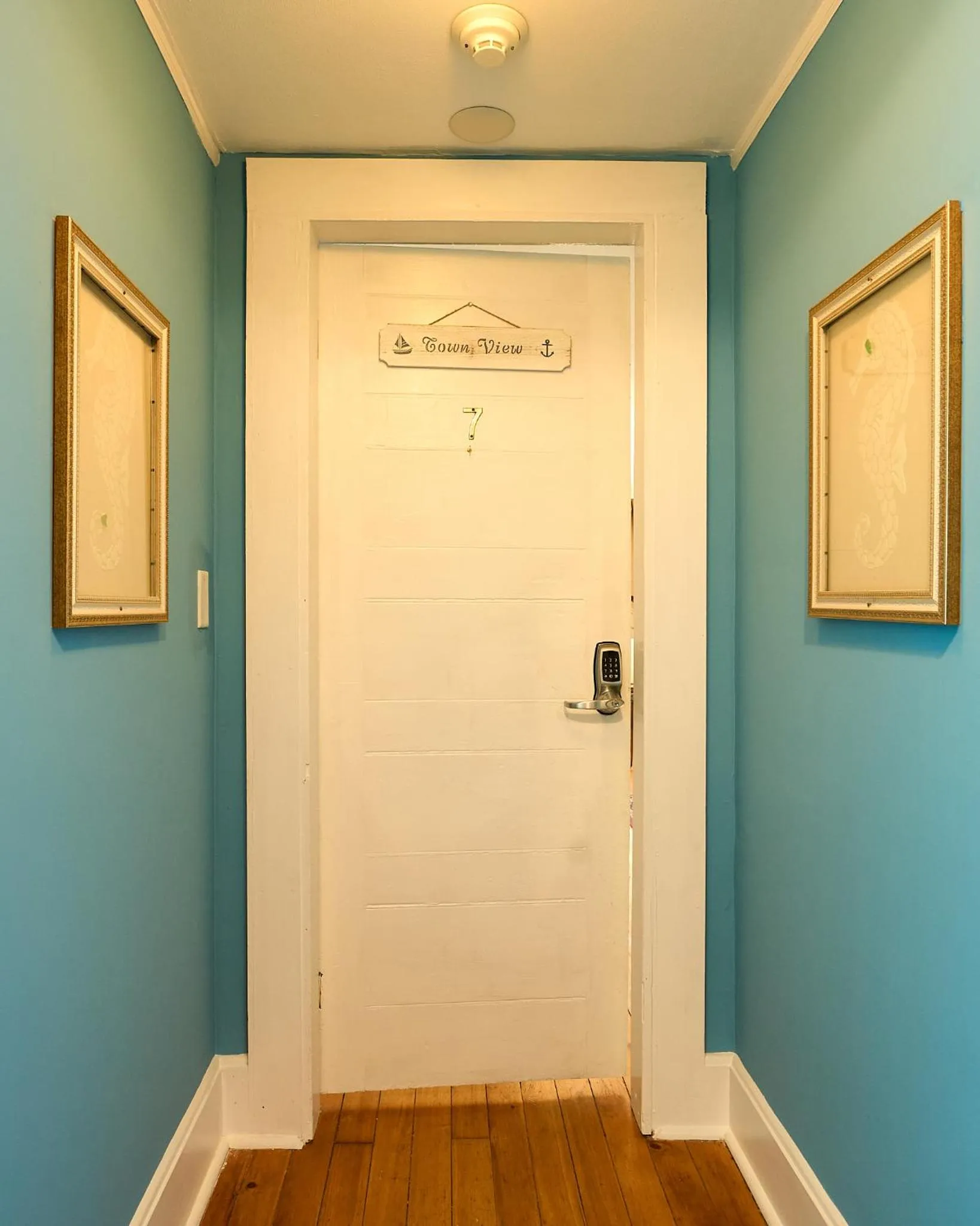 The Town View in Scranton Seahorse Inn