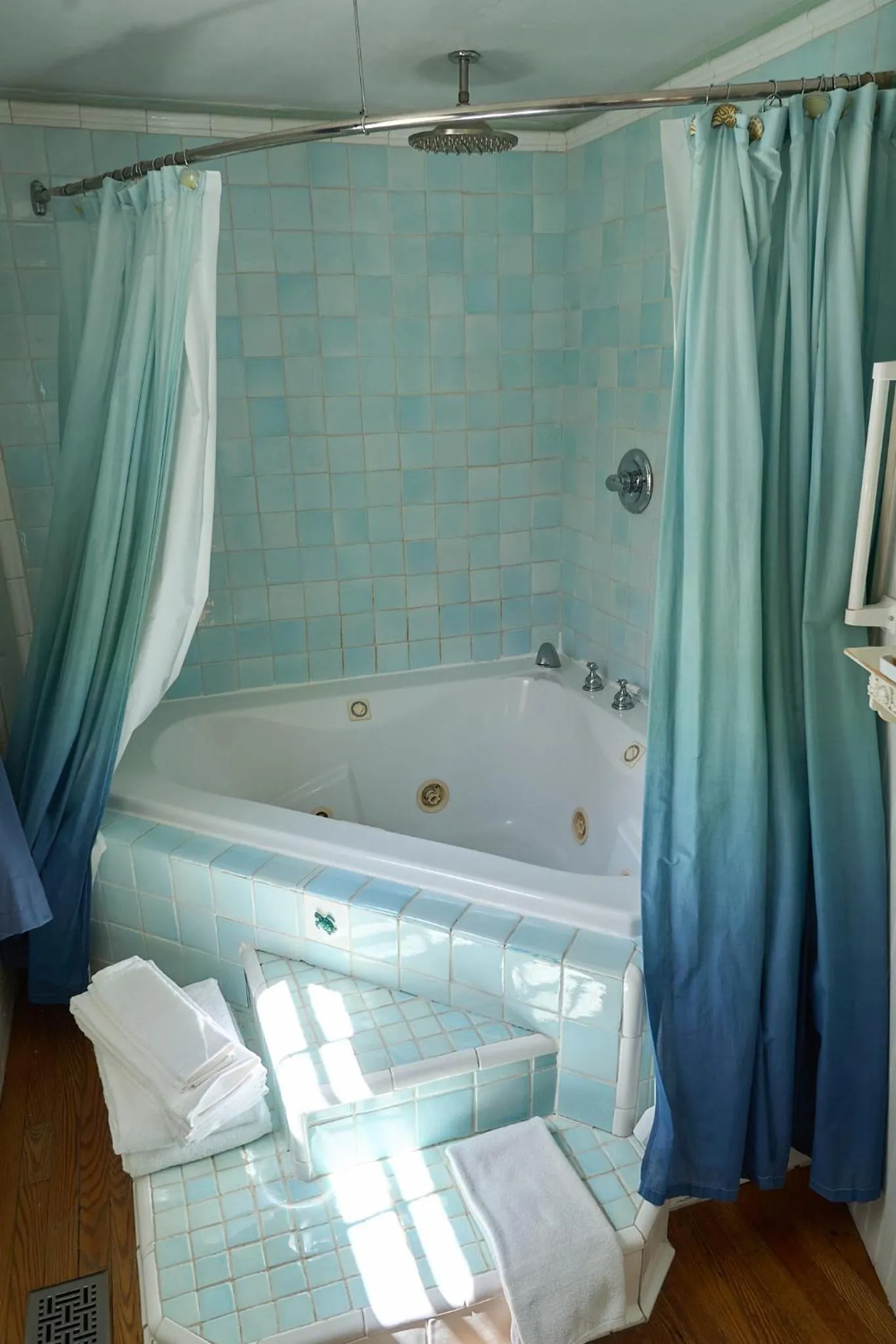 Madison Getaway in Scranton Seahorse Inn