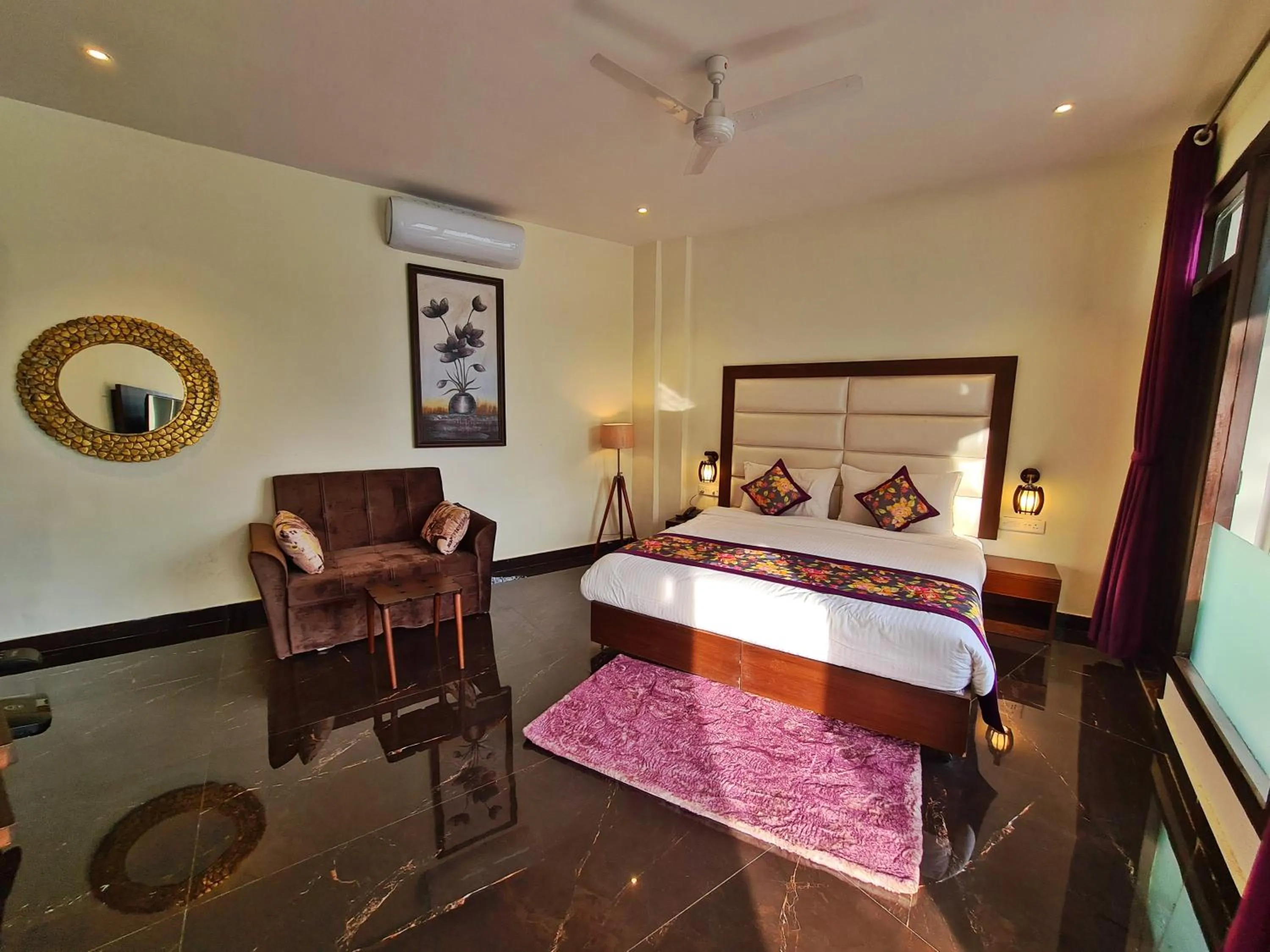 Executive Suite - single occupancy in The Lake Hill