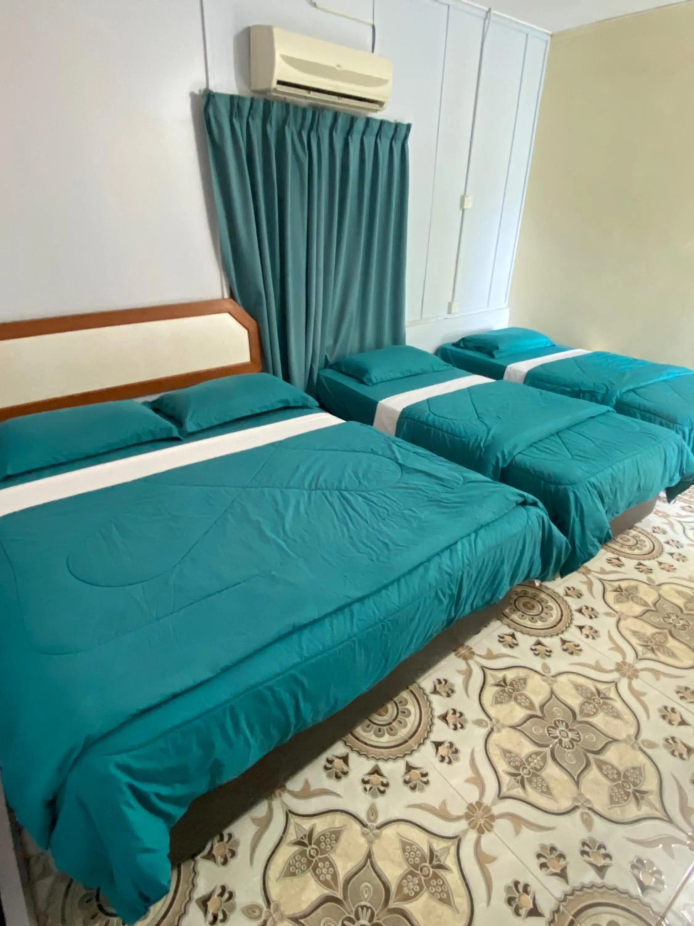 Family Room in D view hill hotel