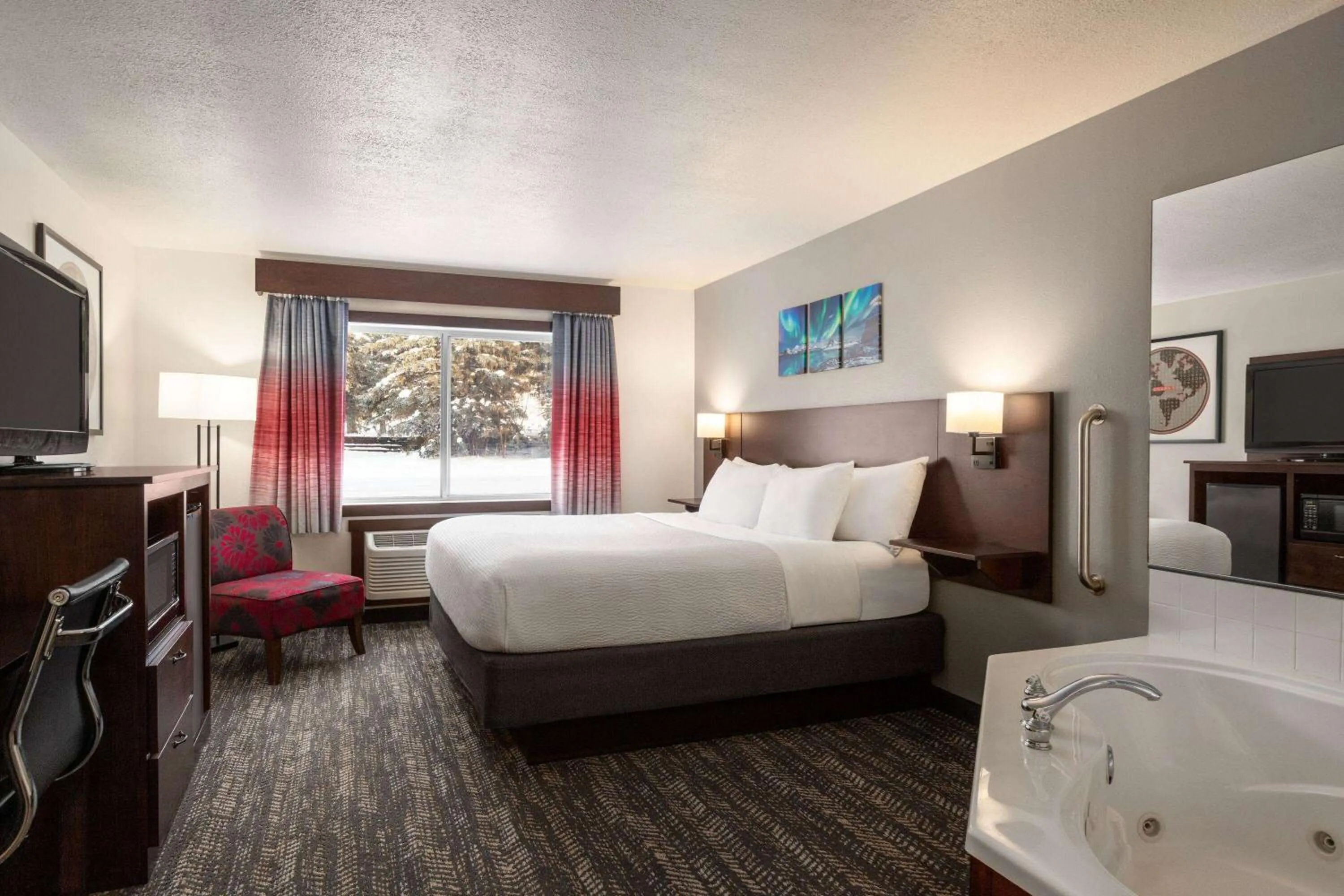 Deluxe King Room - Non-Smoking in Ramada by Wyndham Richland Center