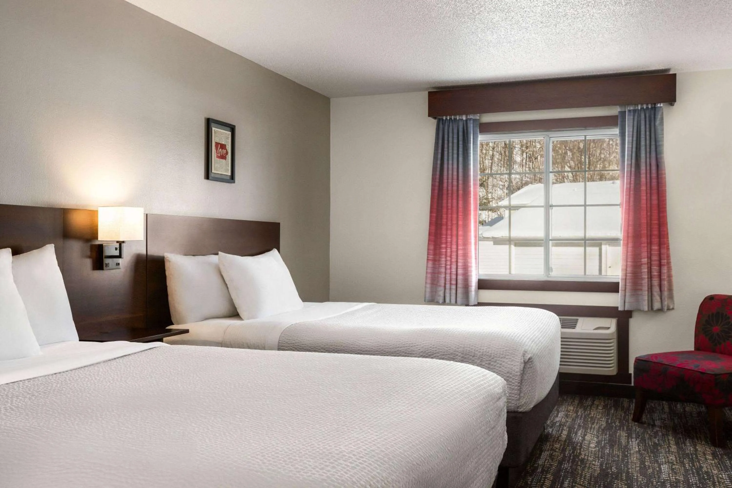 Queen Room with Two Queen Beds - Non-Smoking in Ramada by Wyndham Richland Center