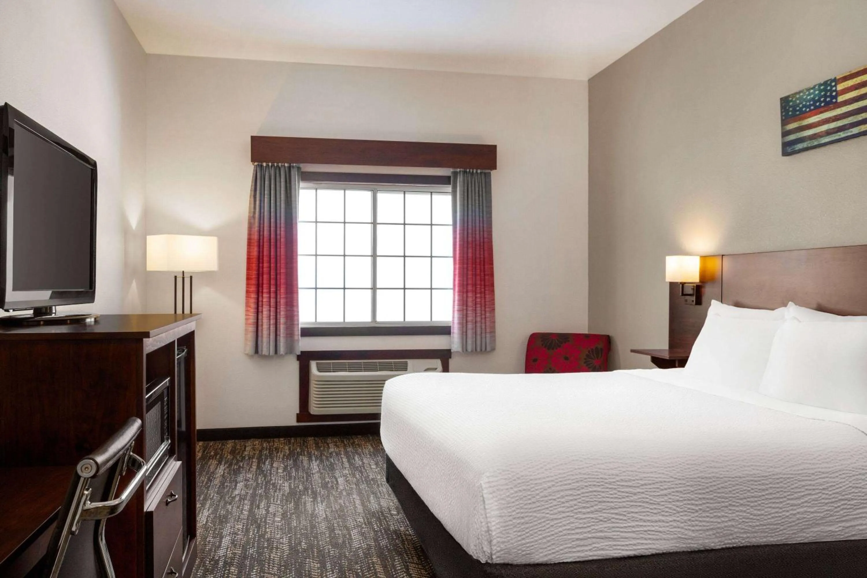 King Room - Non-Smoking in Ramada by Wyndham Richland Center
