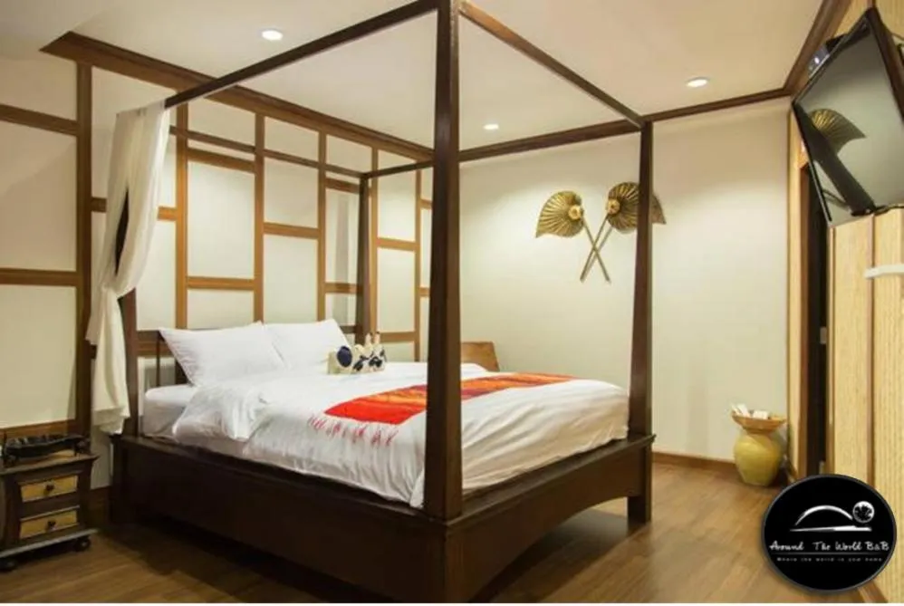 Deluxe King Room - Siam City in Around The World Bed and Breakfast