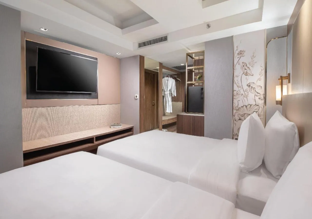 Twin Room with Balcony in SAMALA Hotel Bangkok