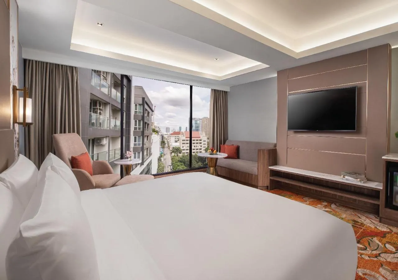 Deluxe Queen Room in SAMALA Hotel Bangkok