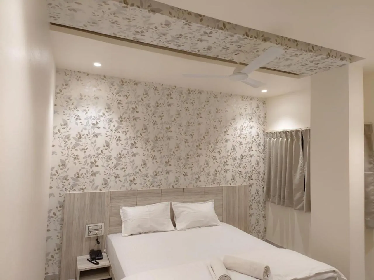 Standard Double Room in Dnyanprabha Executive