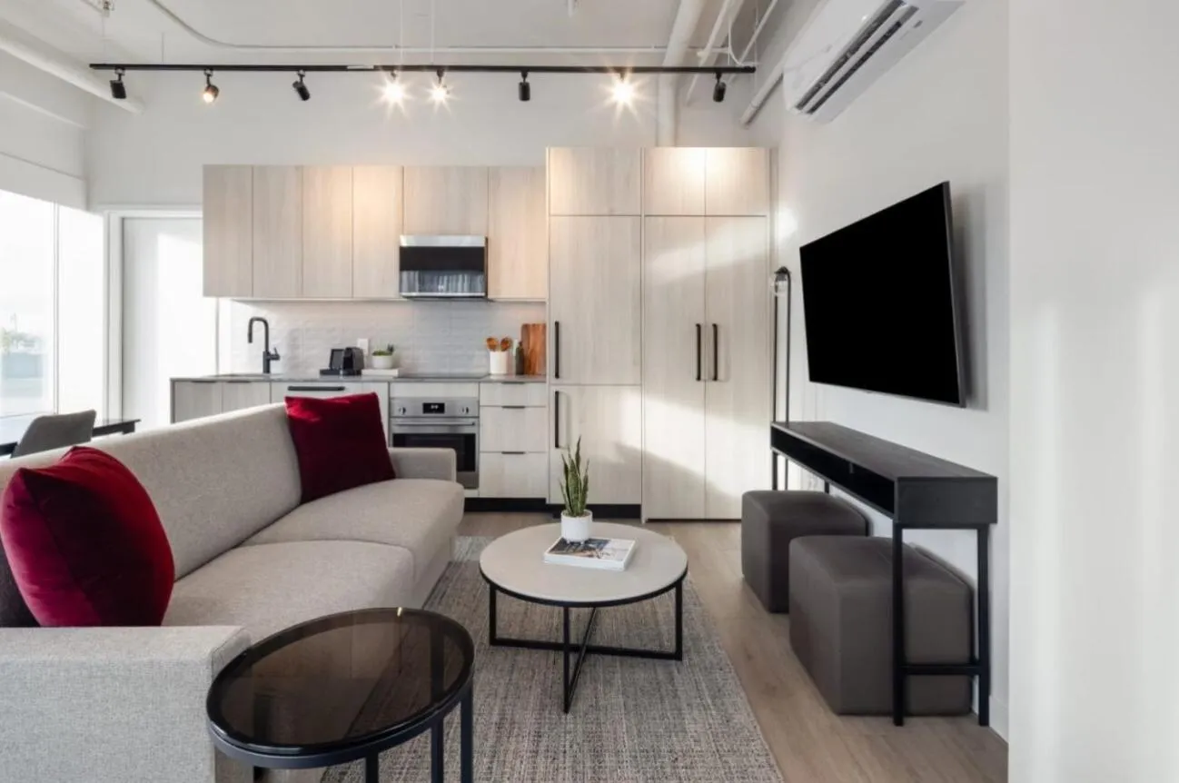 Waterfront One Bedroom in Steveston Waterfront Hotel