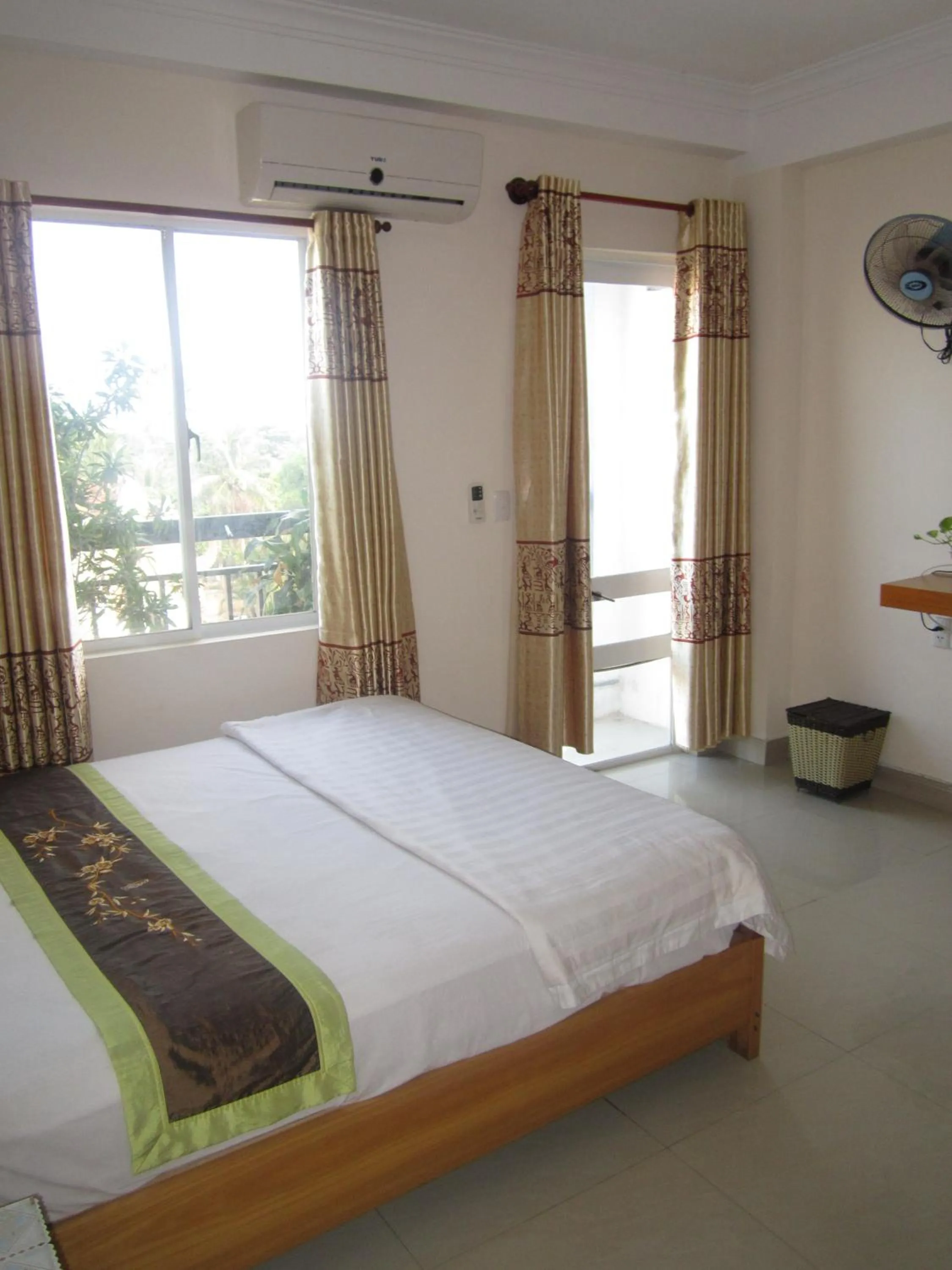 Double Room in Nhiet Doi Hotel