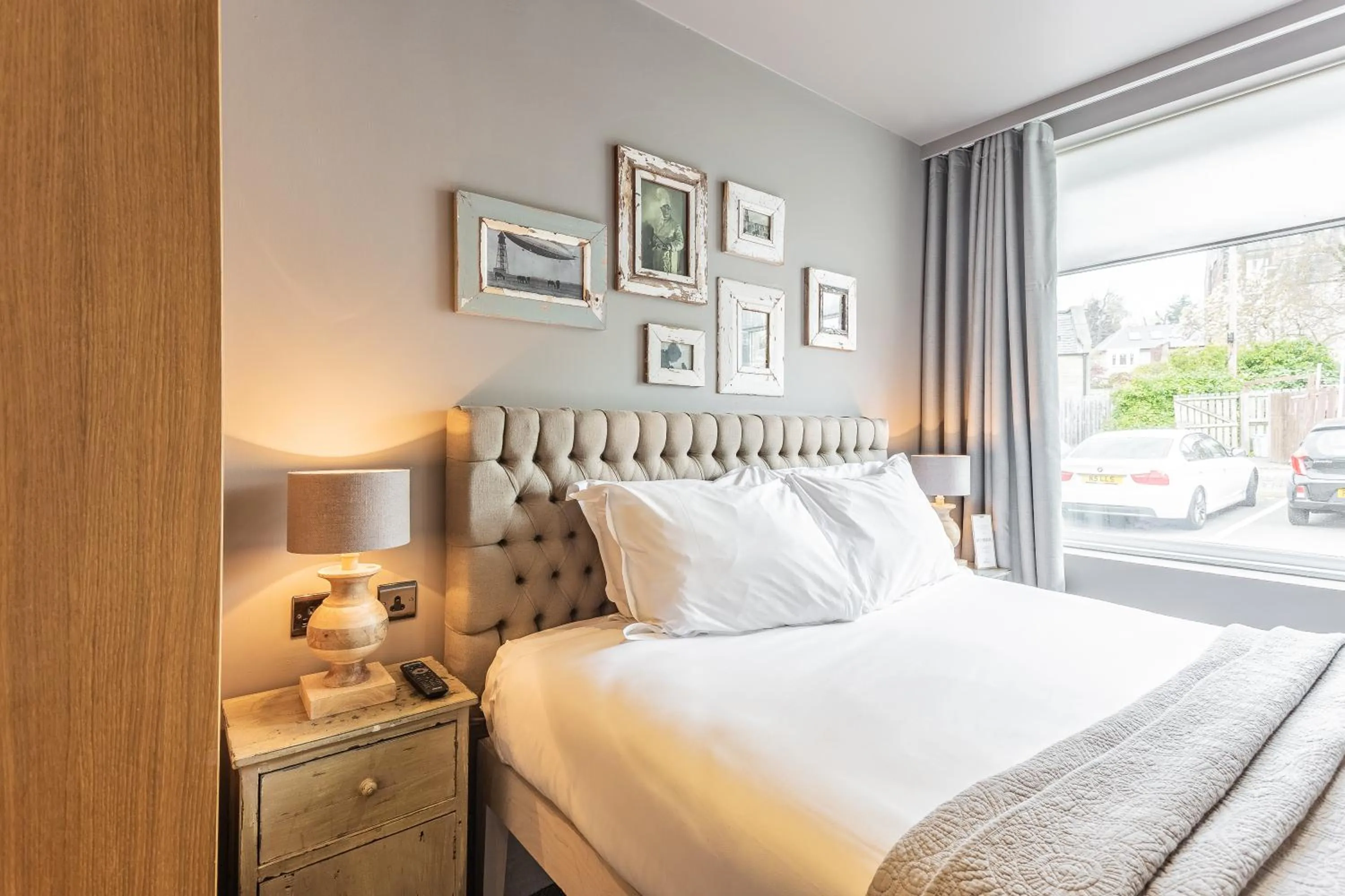 Cozy Double Room in Murrayfield Hotel