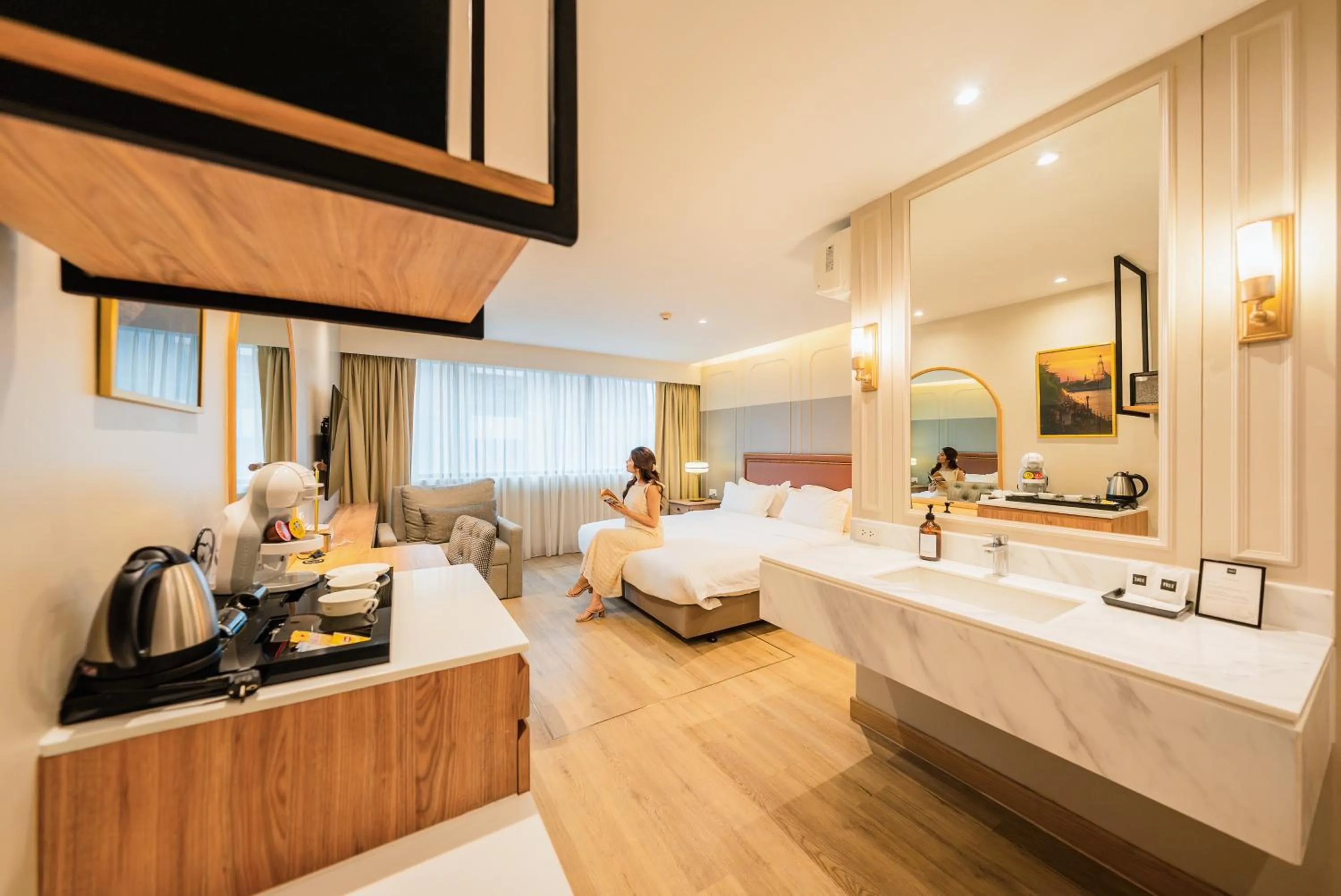 Grand Deluxe Double or Twin Room in THEE Bangkok by TH District "newly renovated"