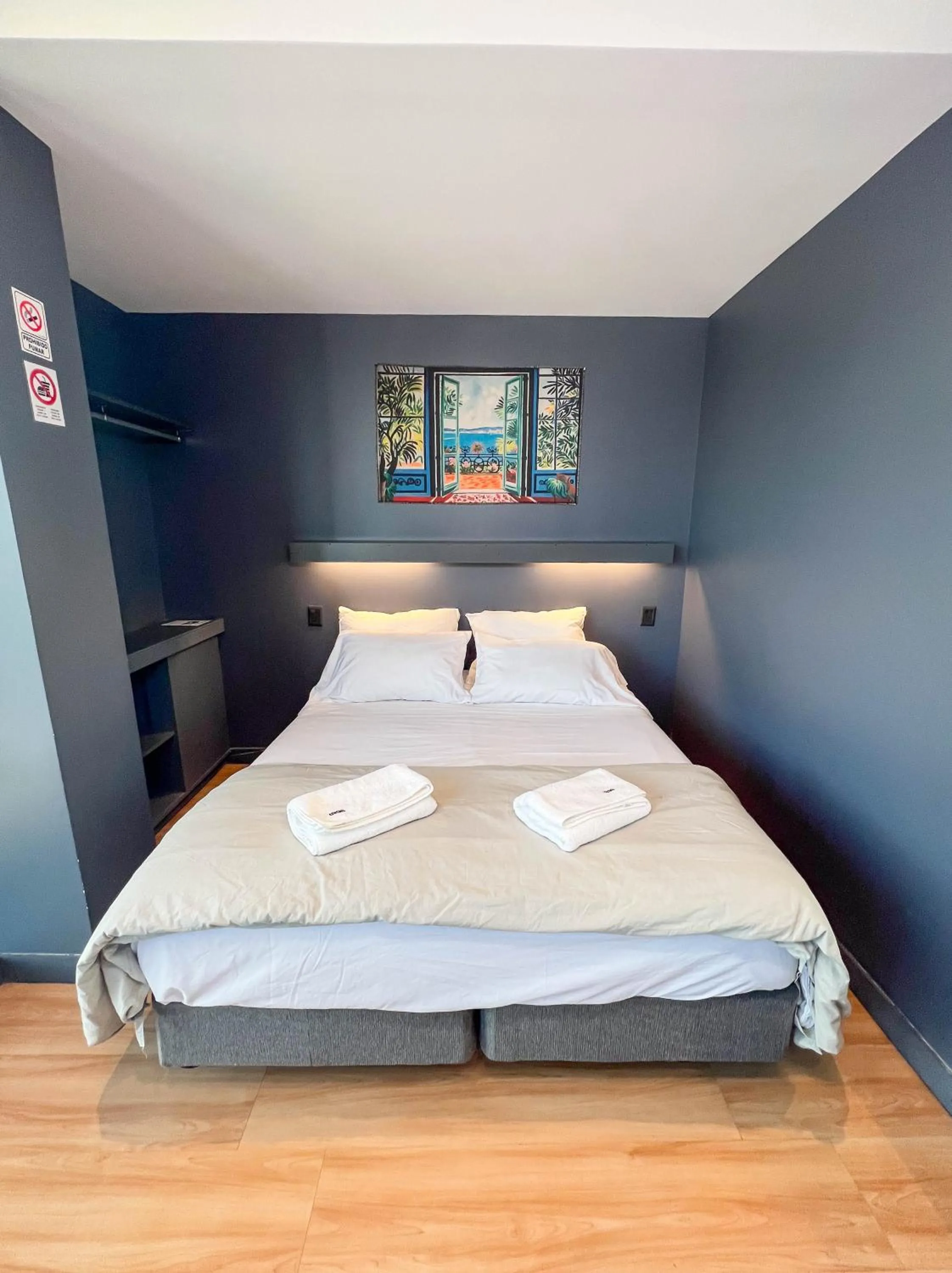 Double or Twin Room with Private External Bathroom in MONS hostel