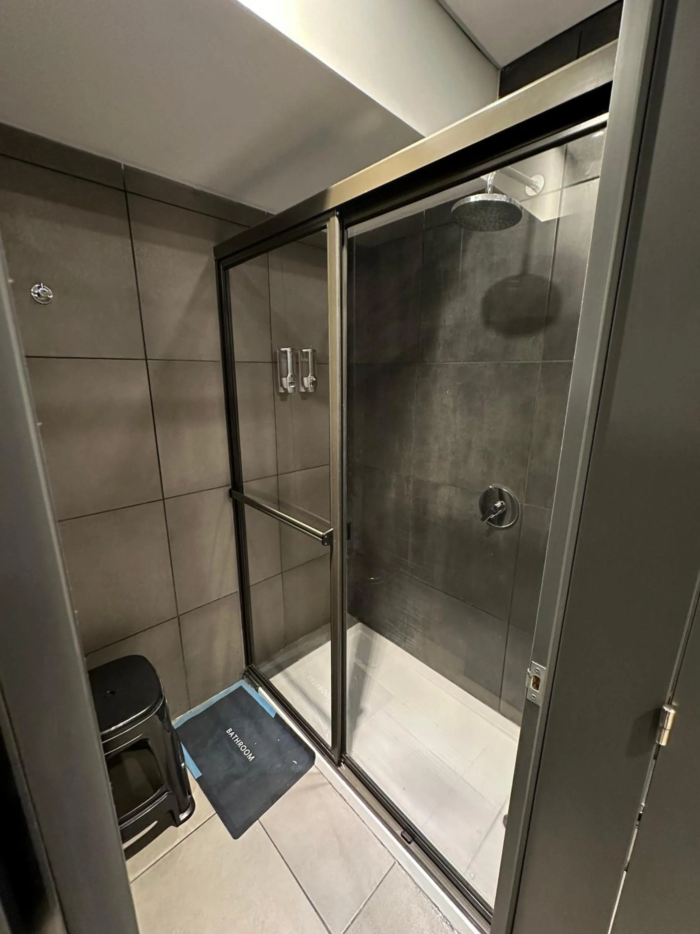 Quadruple Room with Shared Bathroom in MONS hostel