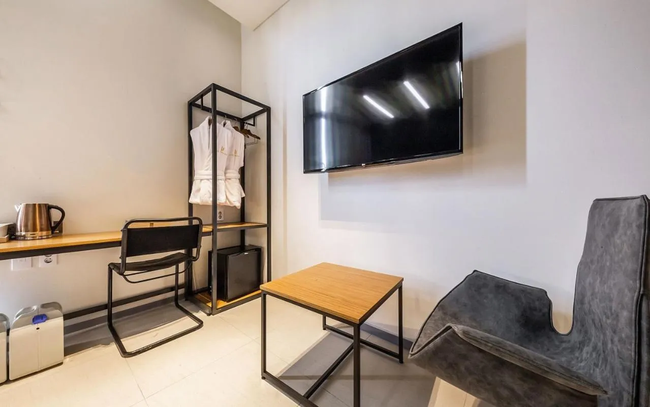 Deluxe Double Room in Hotel The Artist Yeonsinnae