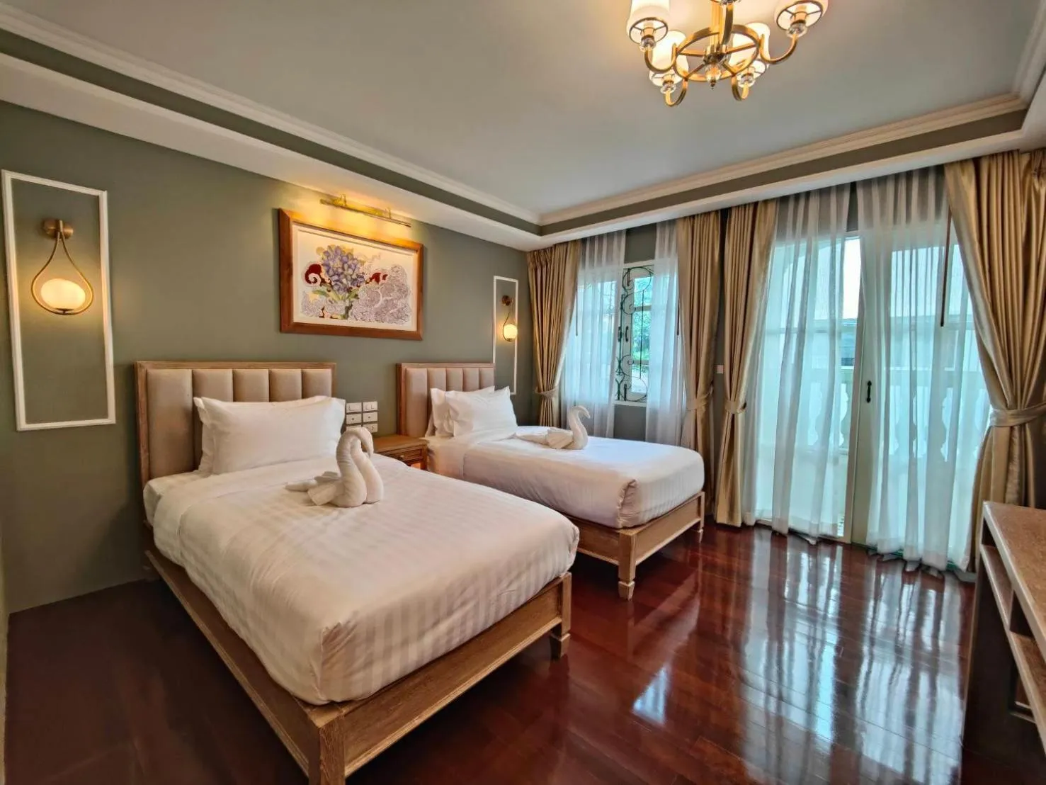 Deluxe Twin Room in Siri Grand Bangkok Hotel