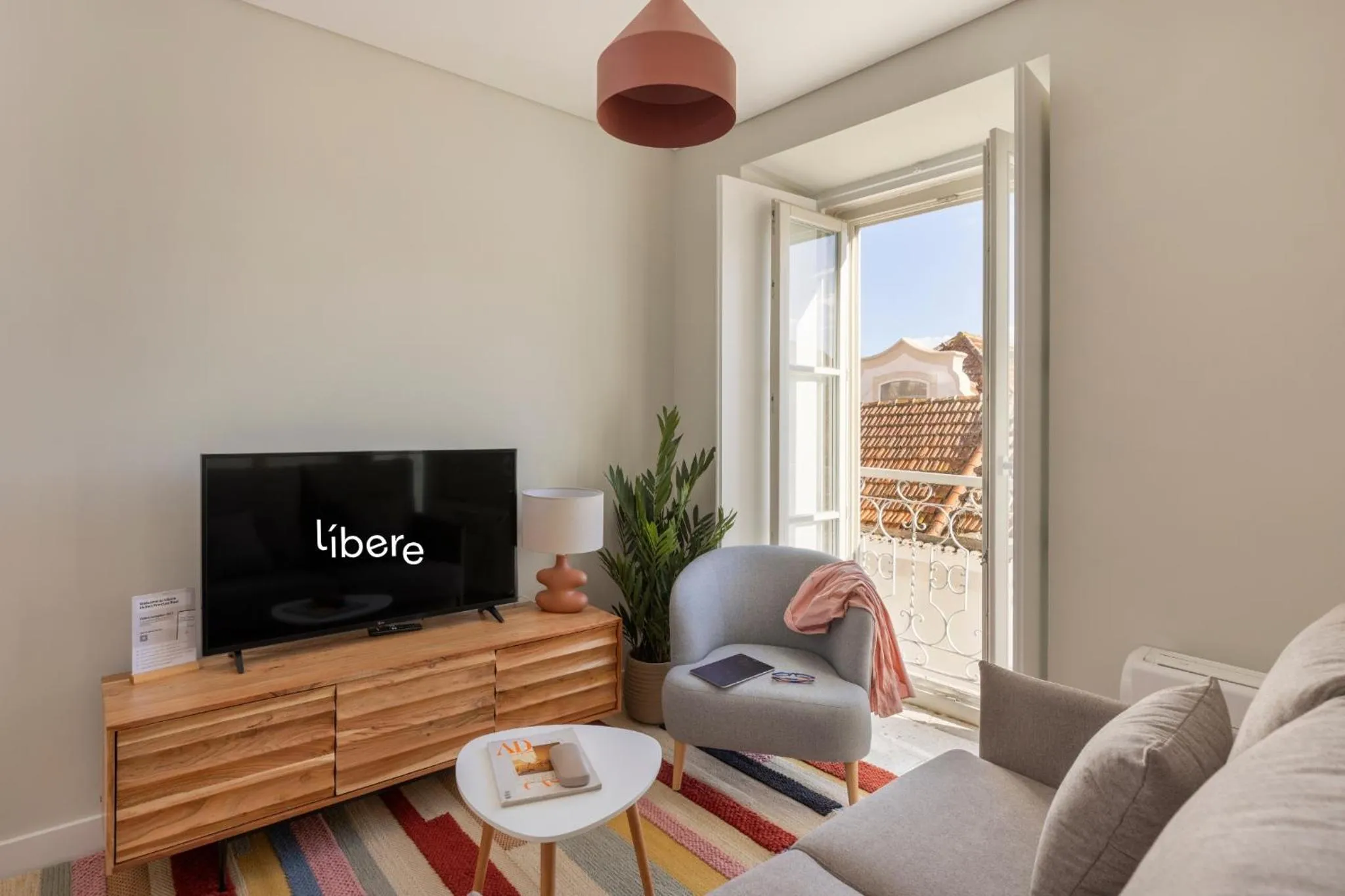 Apartment with Balcony in Líbere Lisbon Príncipe Real