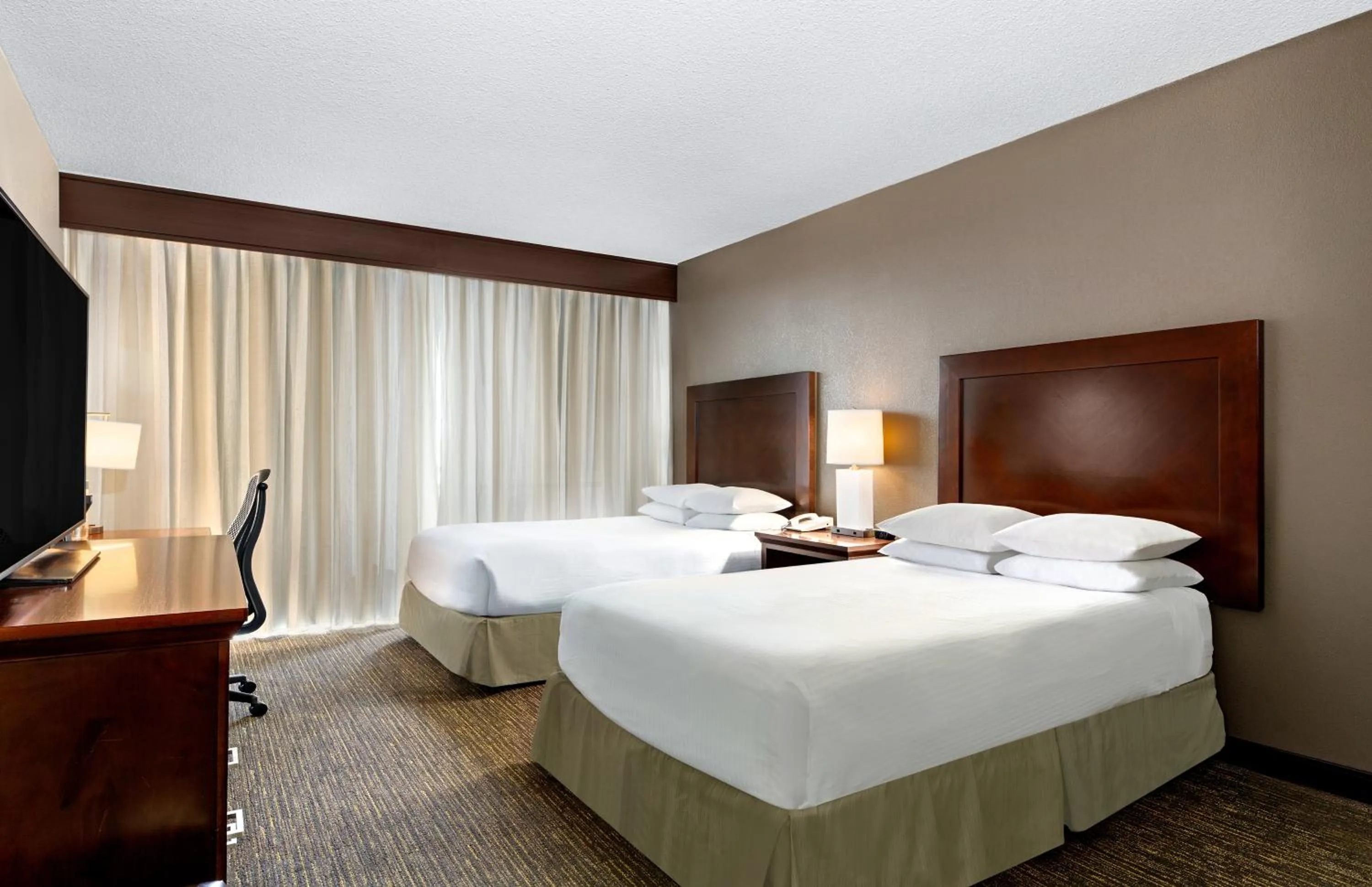 2 Double Beds, Deluxe Room, Non-Smoking in Wyndham San Diego Bayside