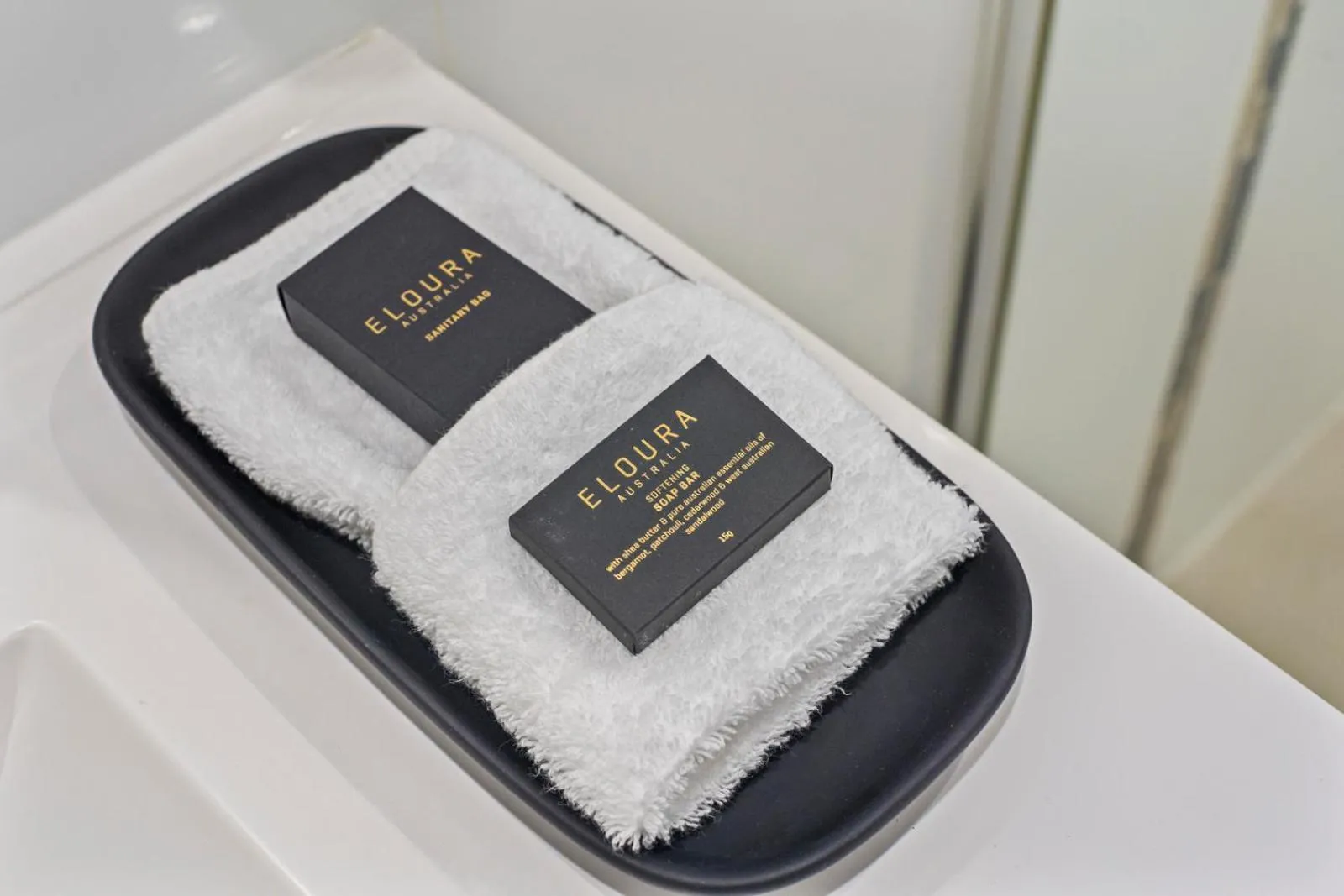 Deluxe Triple Room with Queen and Single Bed in Quality Hotel Robertson Gardens