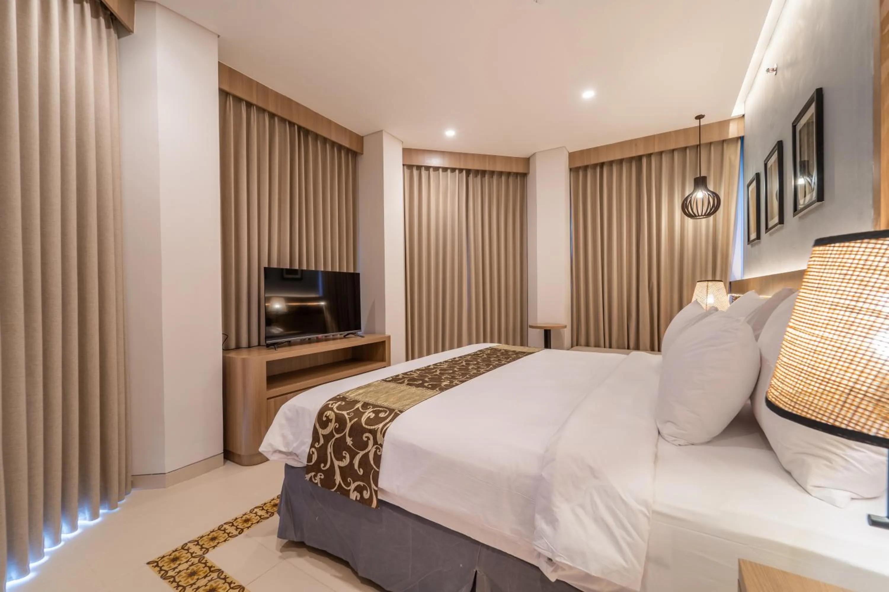 Suite Room in Montana Oceanside Mandalika