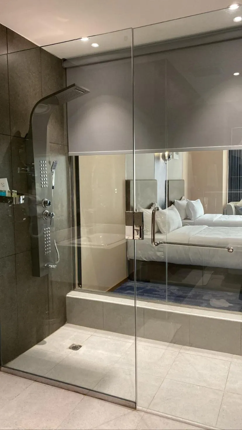 Superior Twin Room - Non-Smoking in Best Western Plus Danat Almansak Hotel