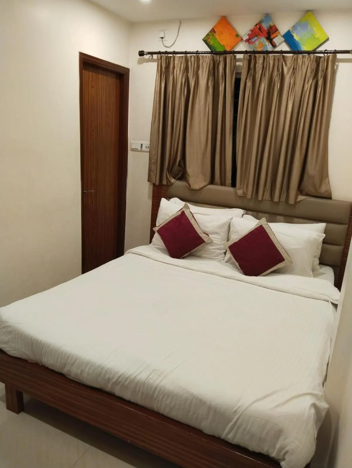 Deluxe Room in Amar Tree Express