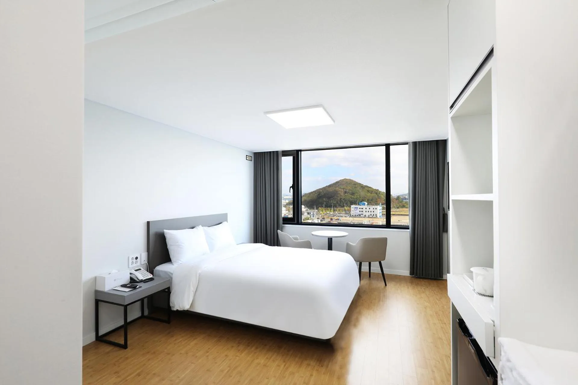 Deluxe Double Room in Mokpo Ocean Hotel