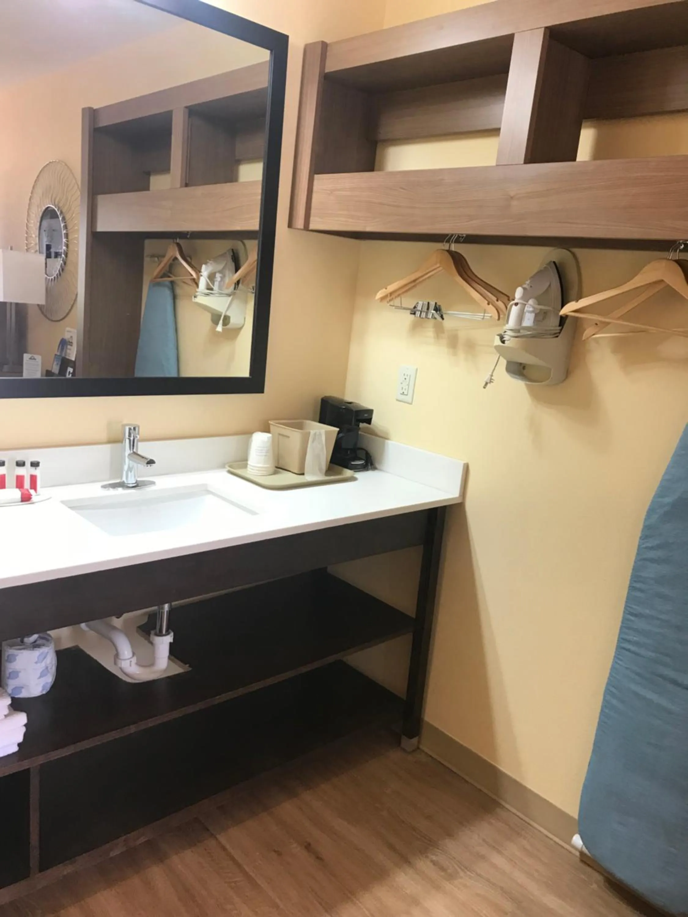 King Room - Non-Smoking in Days Inn by Wyndham Batesville