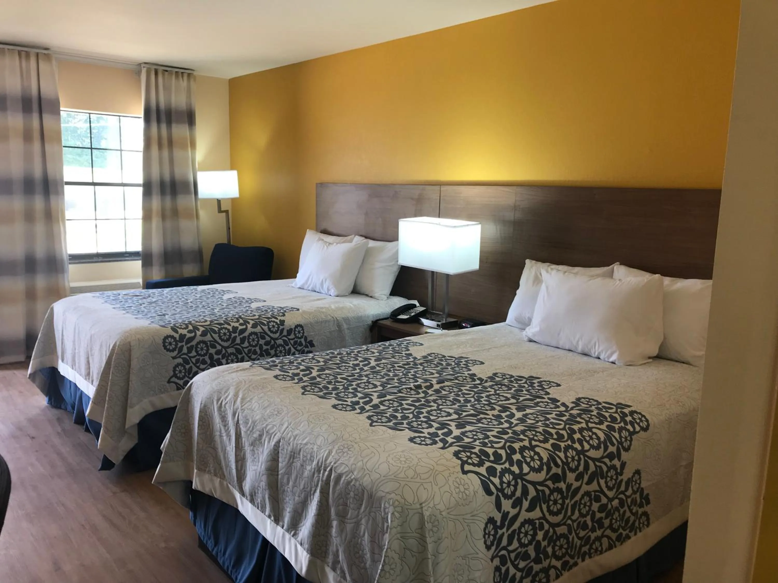 Double Room with Two Double Beds - Smoking in Days Inn by Wyndham Batesville