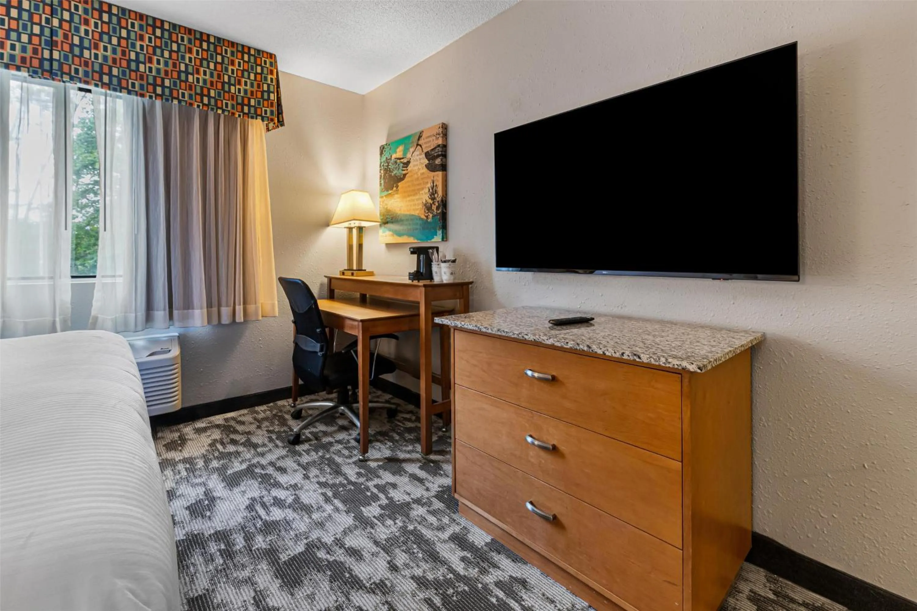 King Room - Disability Access in Best Western Ambassador Inn & Suites