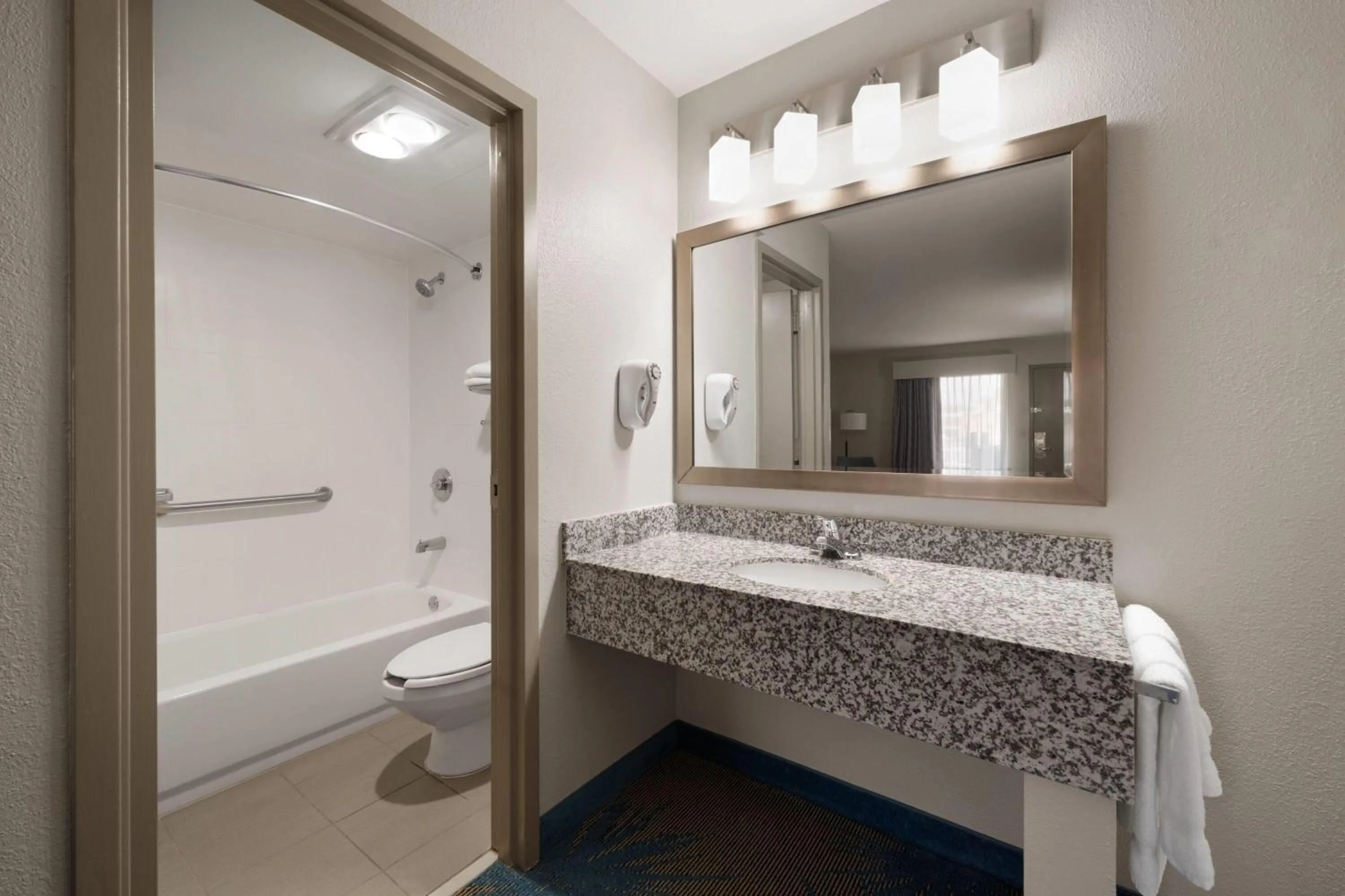 King Room - Non-Smoking in Days Inn by Wyndham Murphy