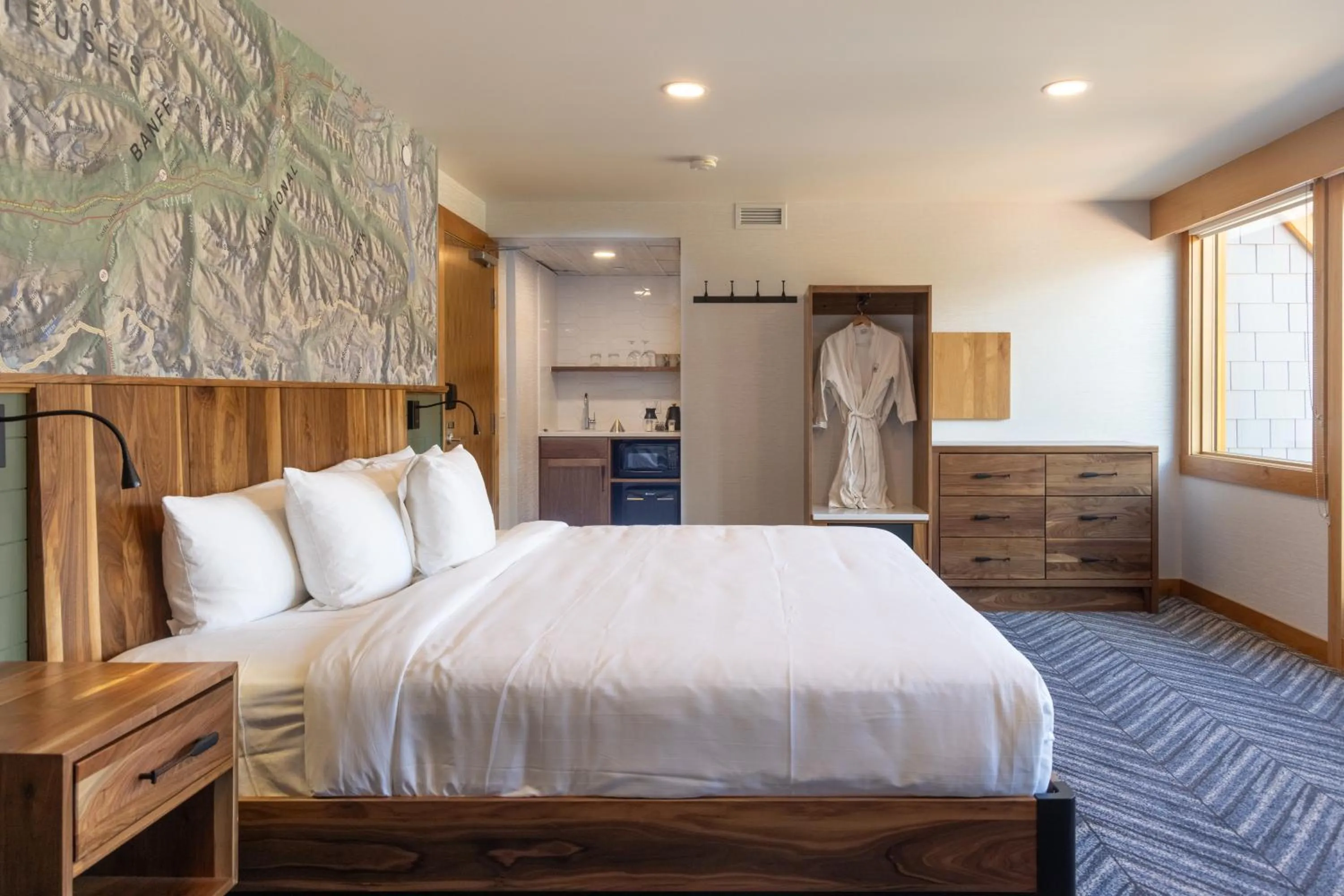 Superior Suite with Mountain View in Hotel Canoe and Suites