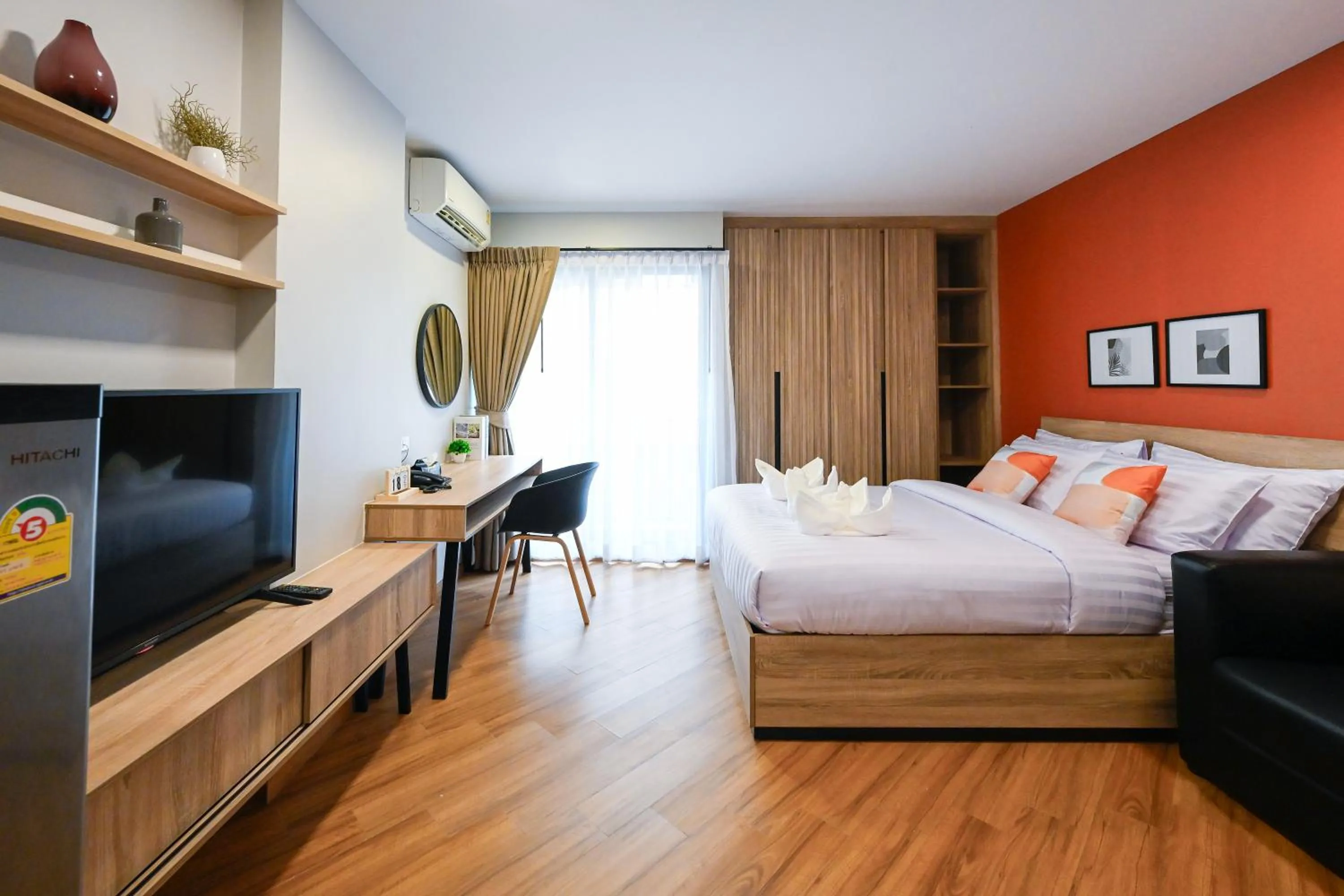 Standard Queen Room in You Hotel