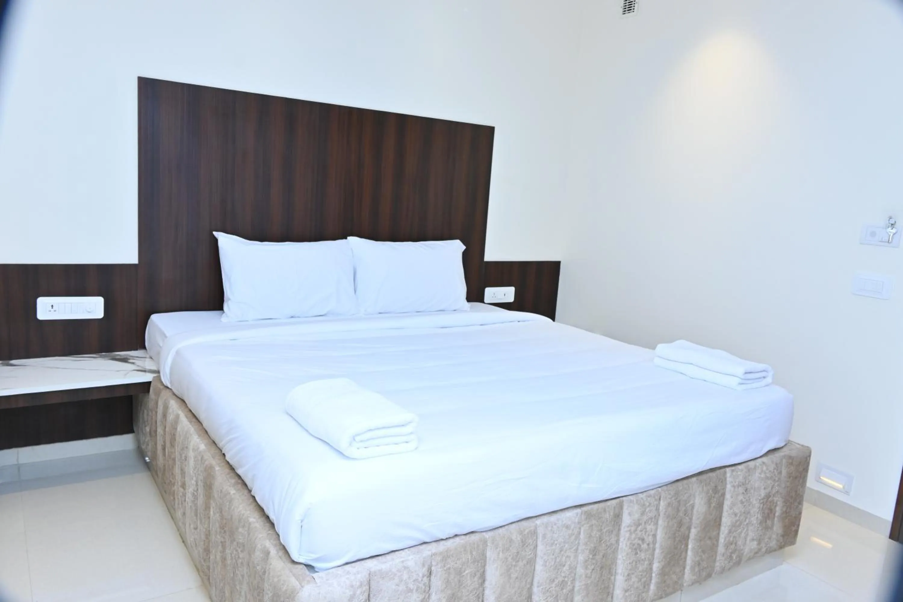 Standard King Room in Grand Manor Suites