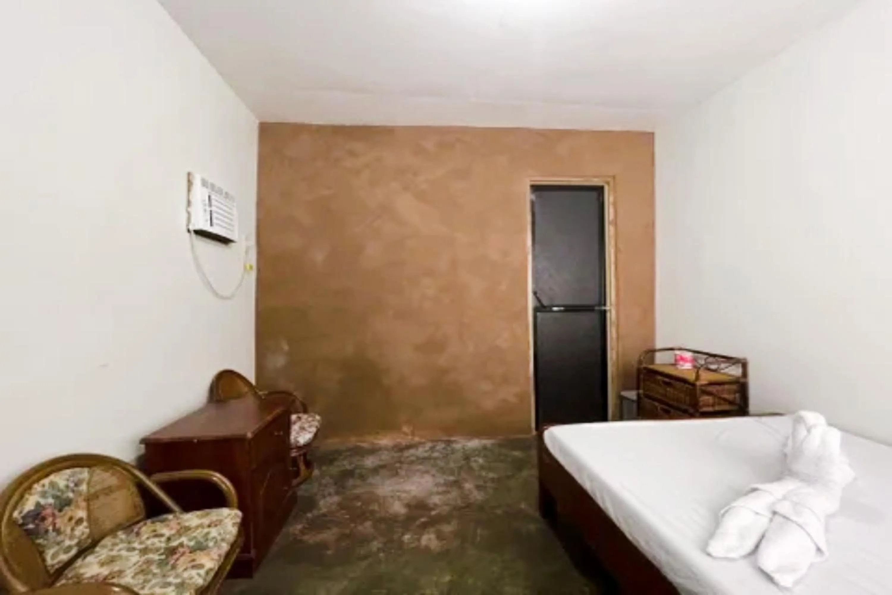 Standard Double Room in Jamjen's Lodge