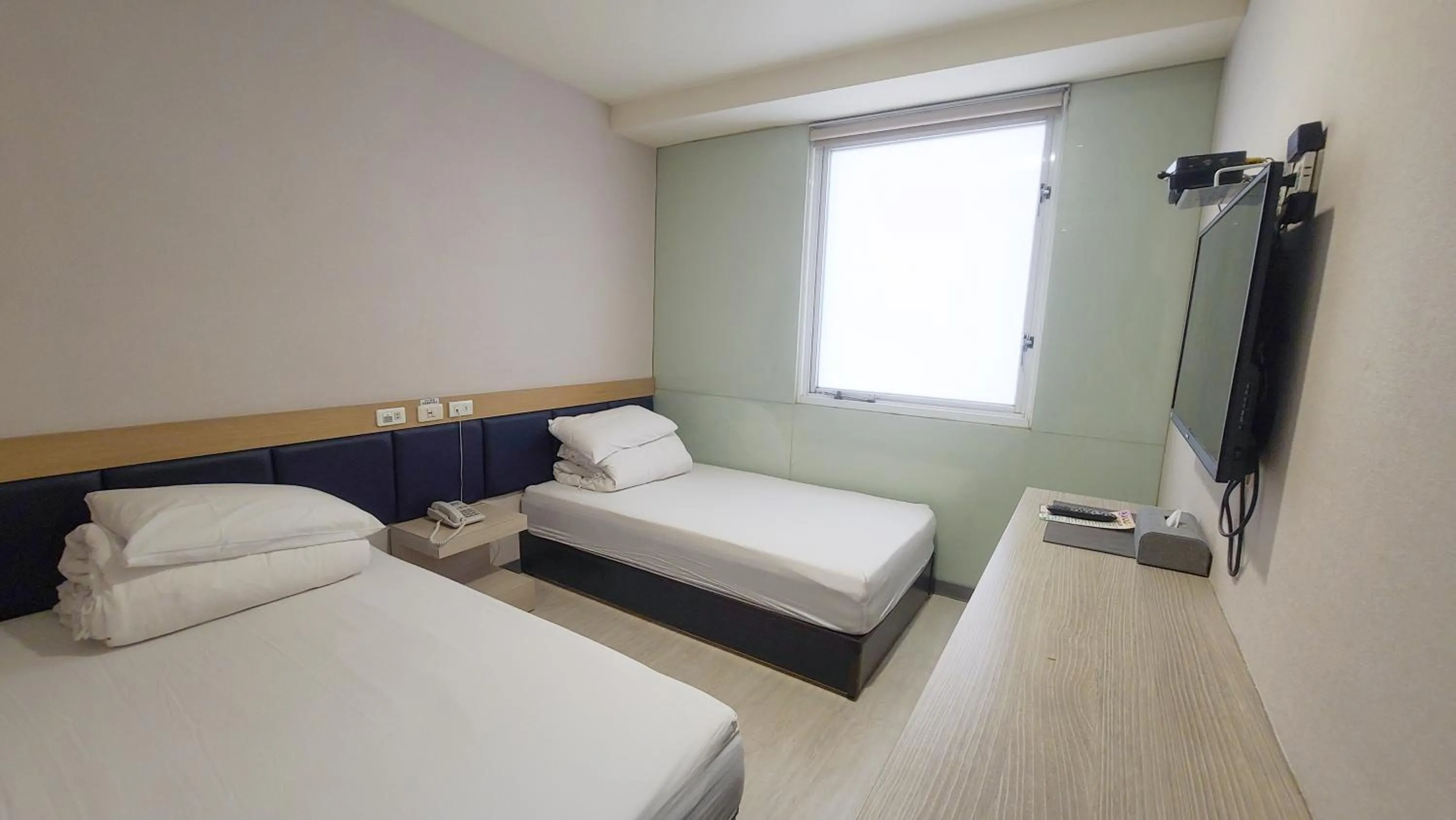 Standard Twin Room in Chao She Hotel