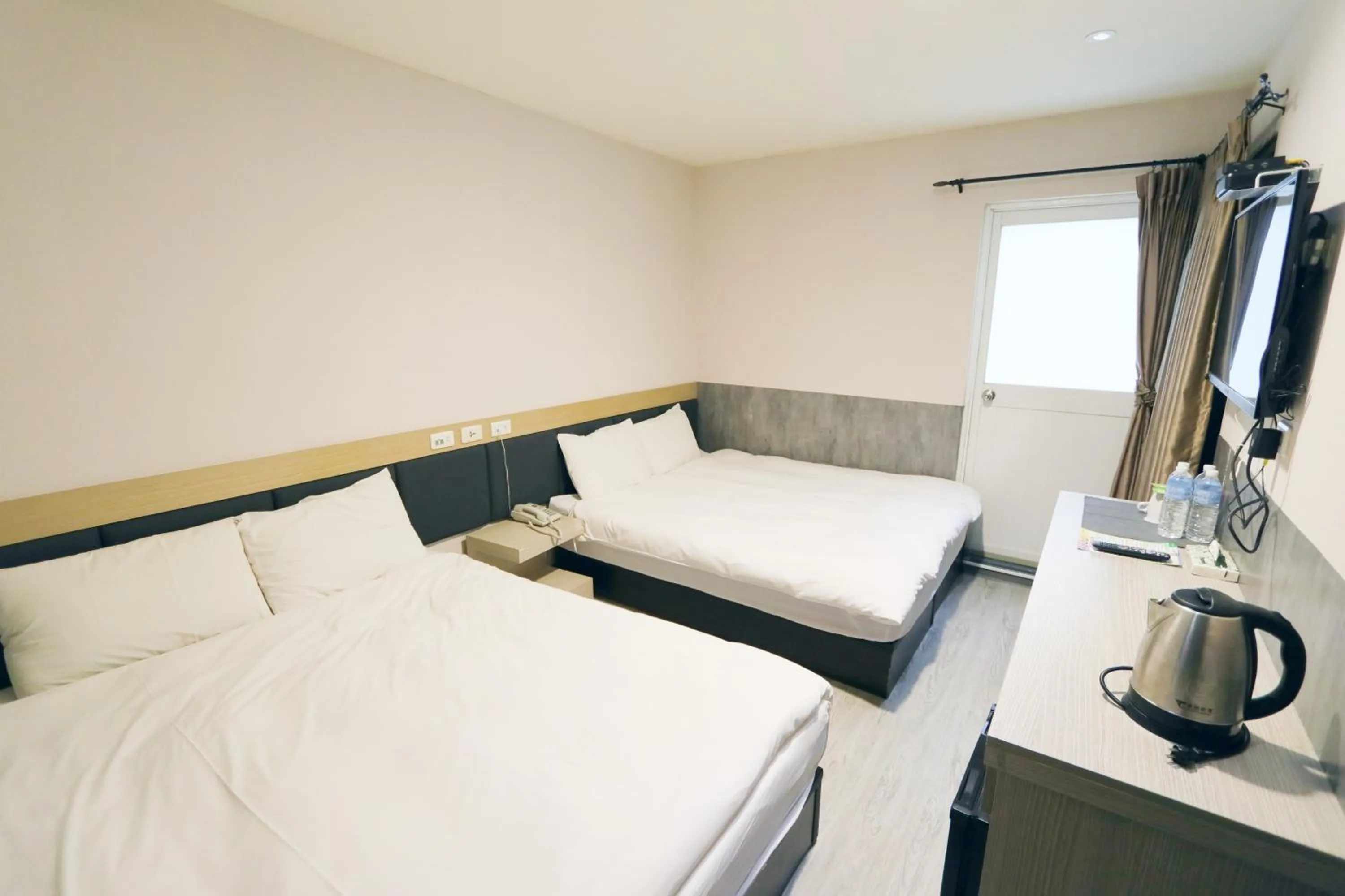 Quadruple Room with Balcony in Chao She Hotel