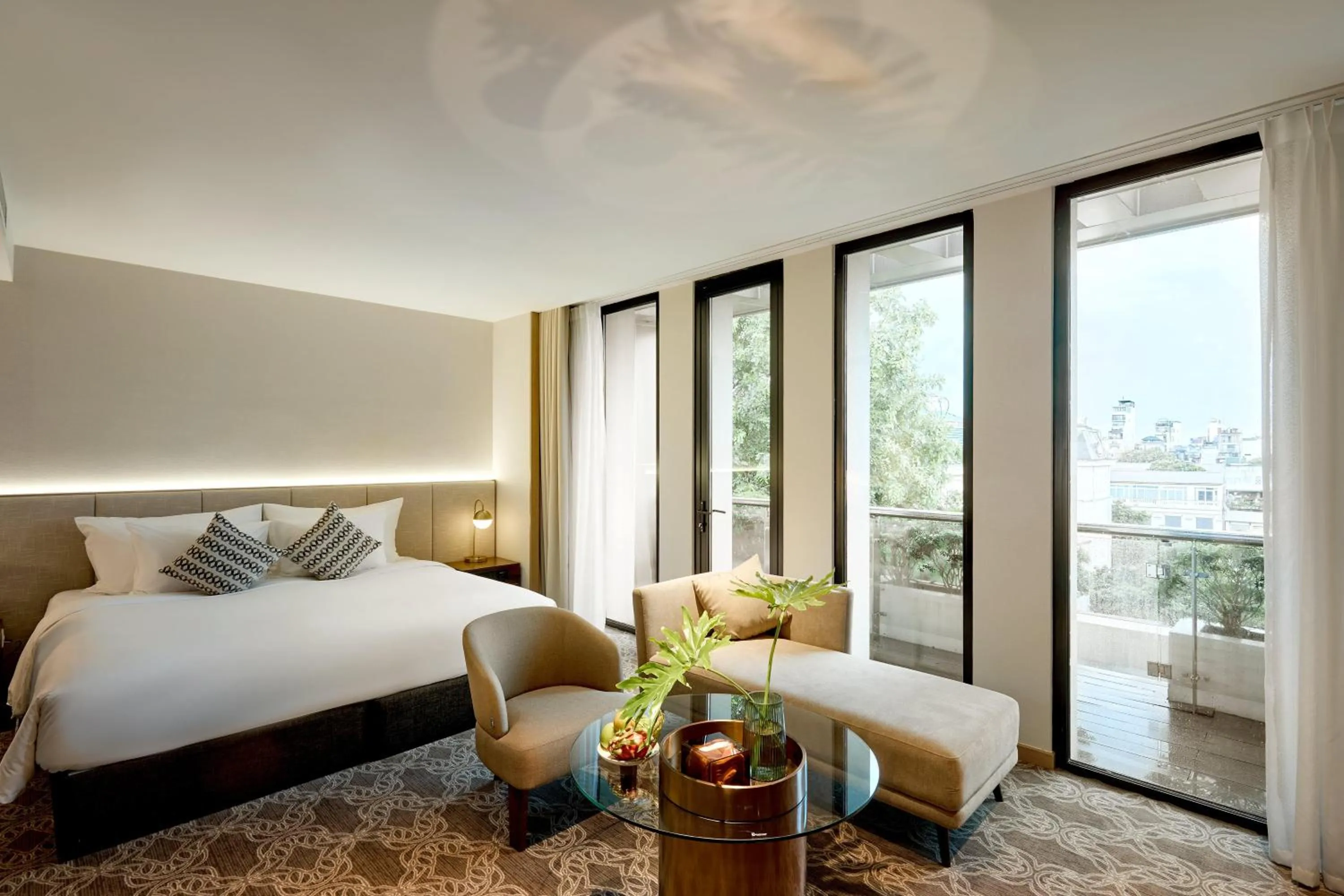 Deluxe King Studio in REY Hotel Hanoi