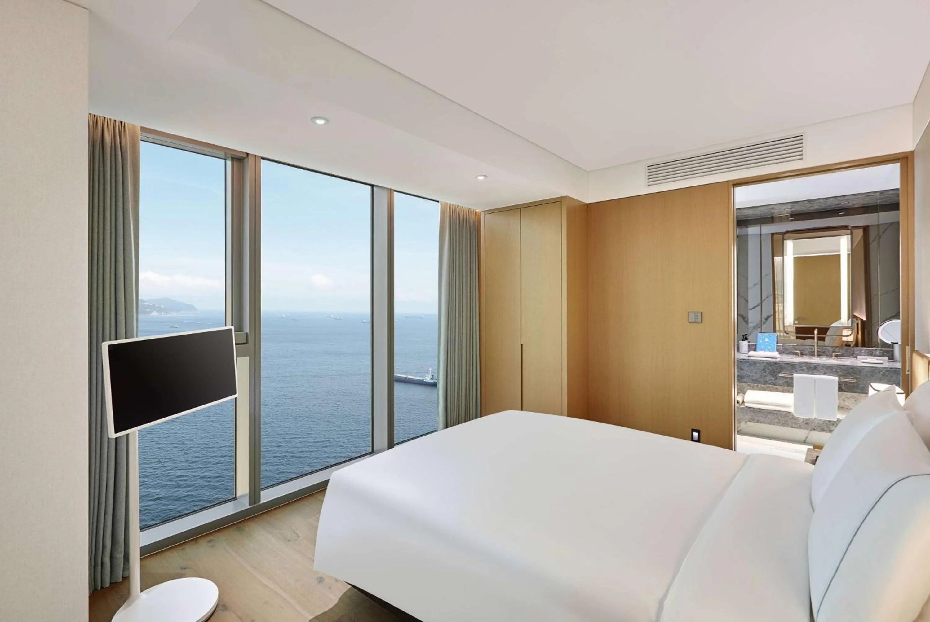 Corner Suite 2 Bedroom in Wyndham Grand Busan