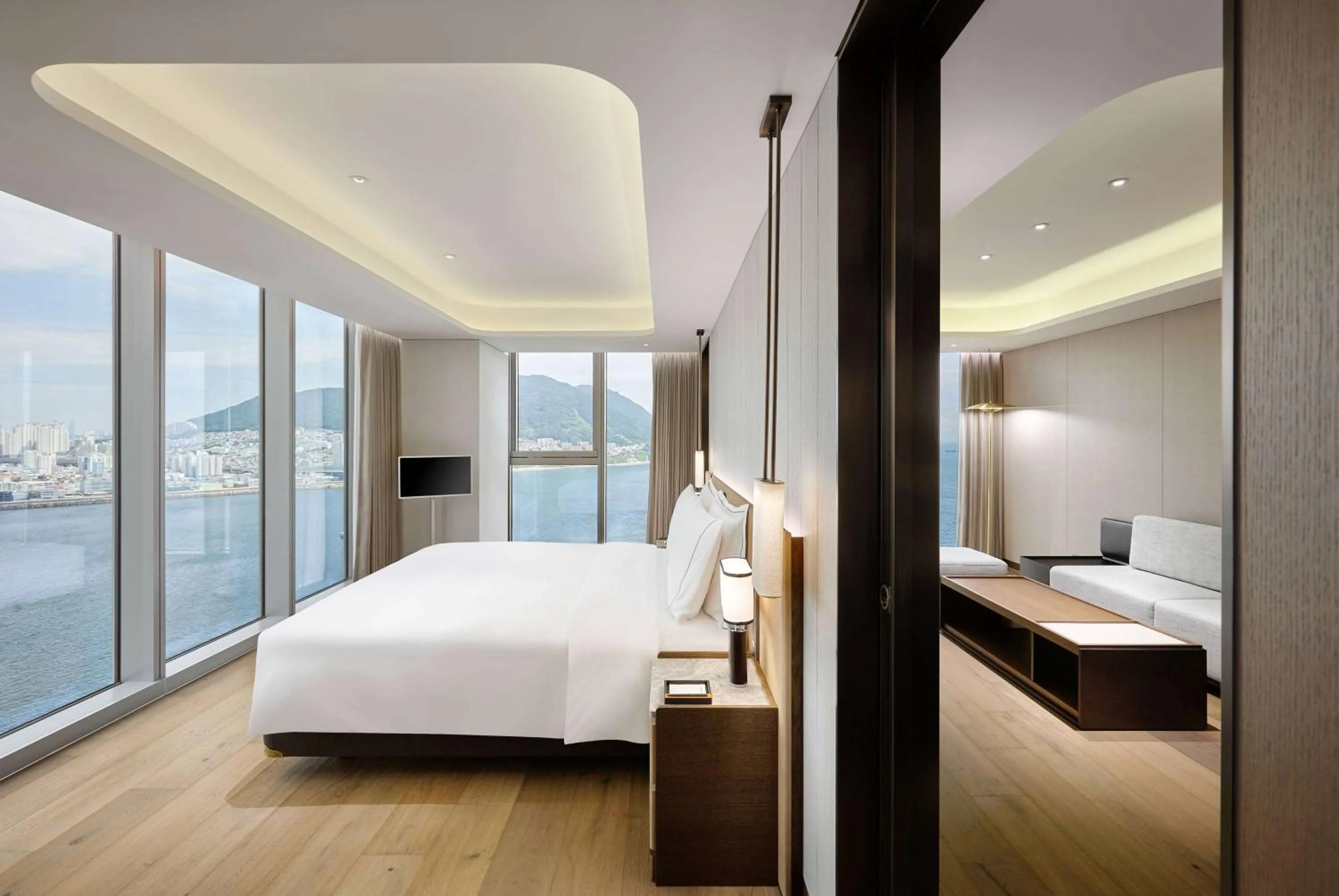 Corner Suite in Wyndham Grand Busan