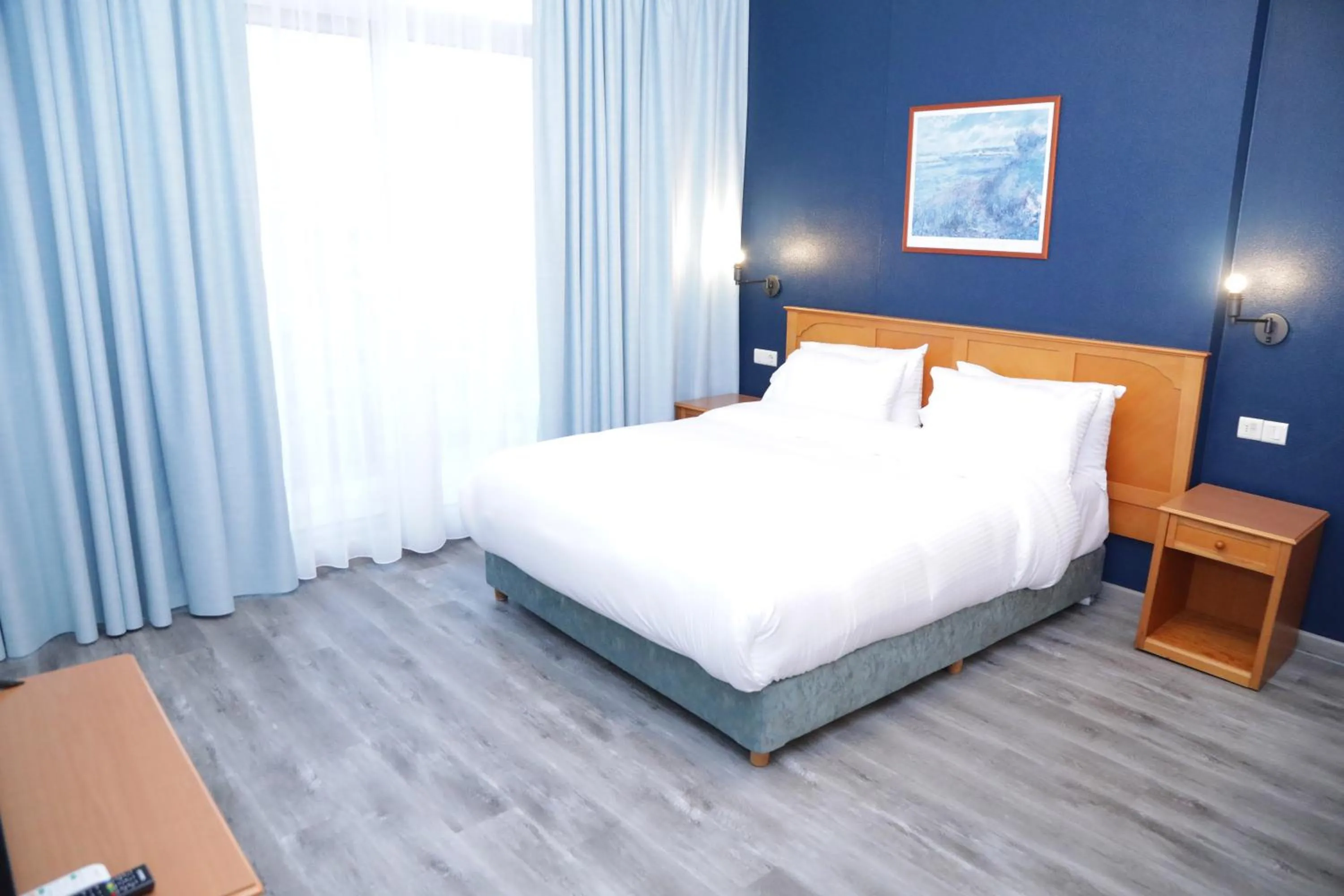 King Suite with Balcony in El Sheikh Suites Hotel