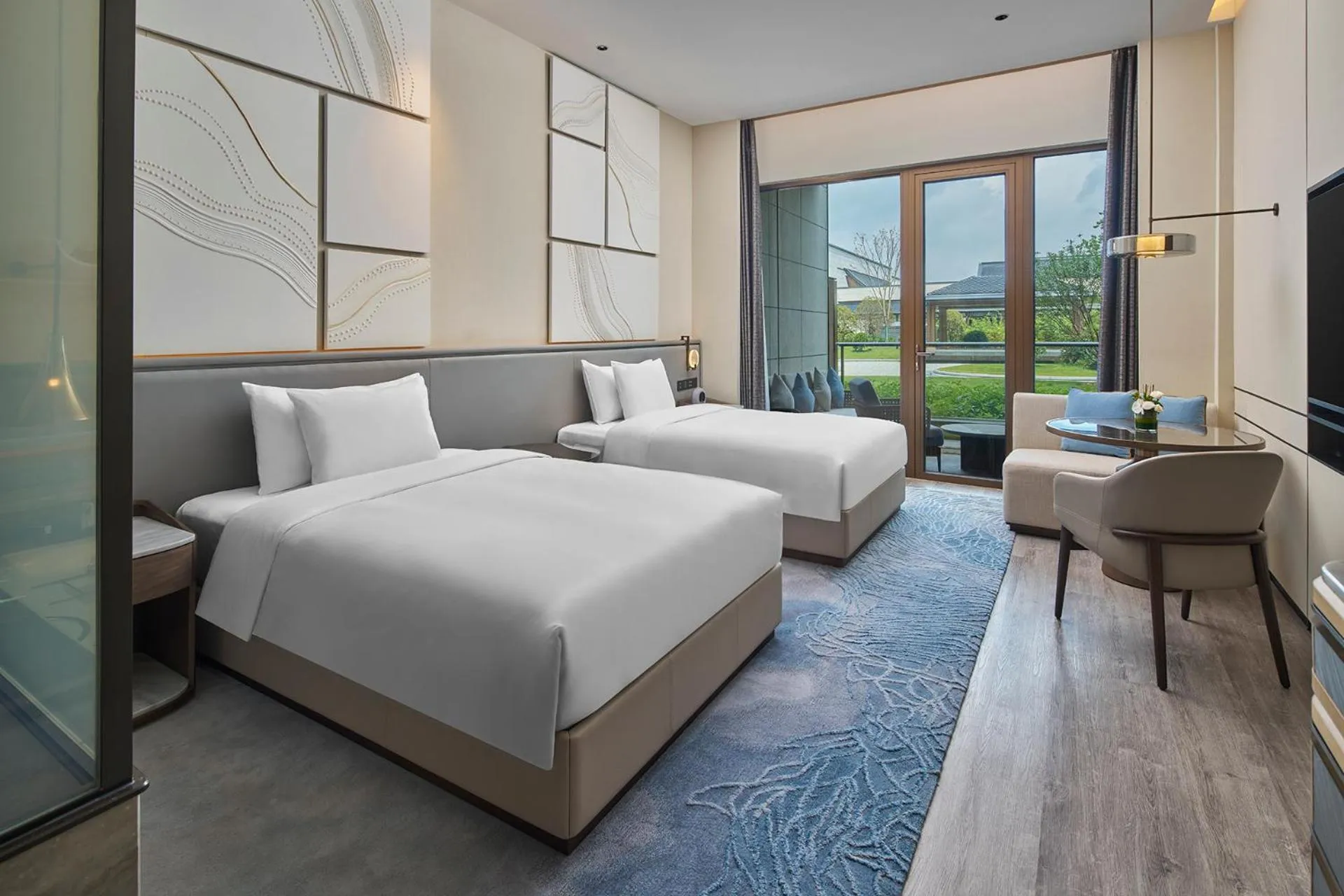 Deluxe Twin Room in Crowne Plaza Ganzhou by IHG