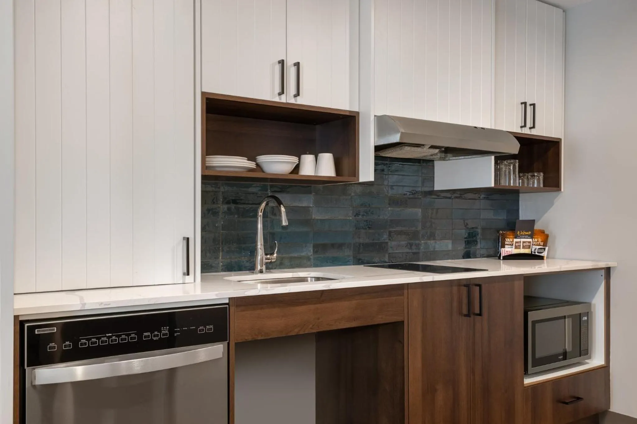 One-Bedroom King Suite with Walk-In Shower - Mid Floor in Staybridge Suites Port Elgin by IHG