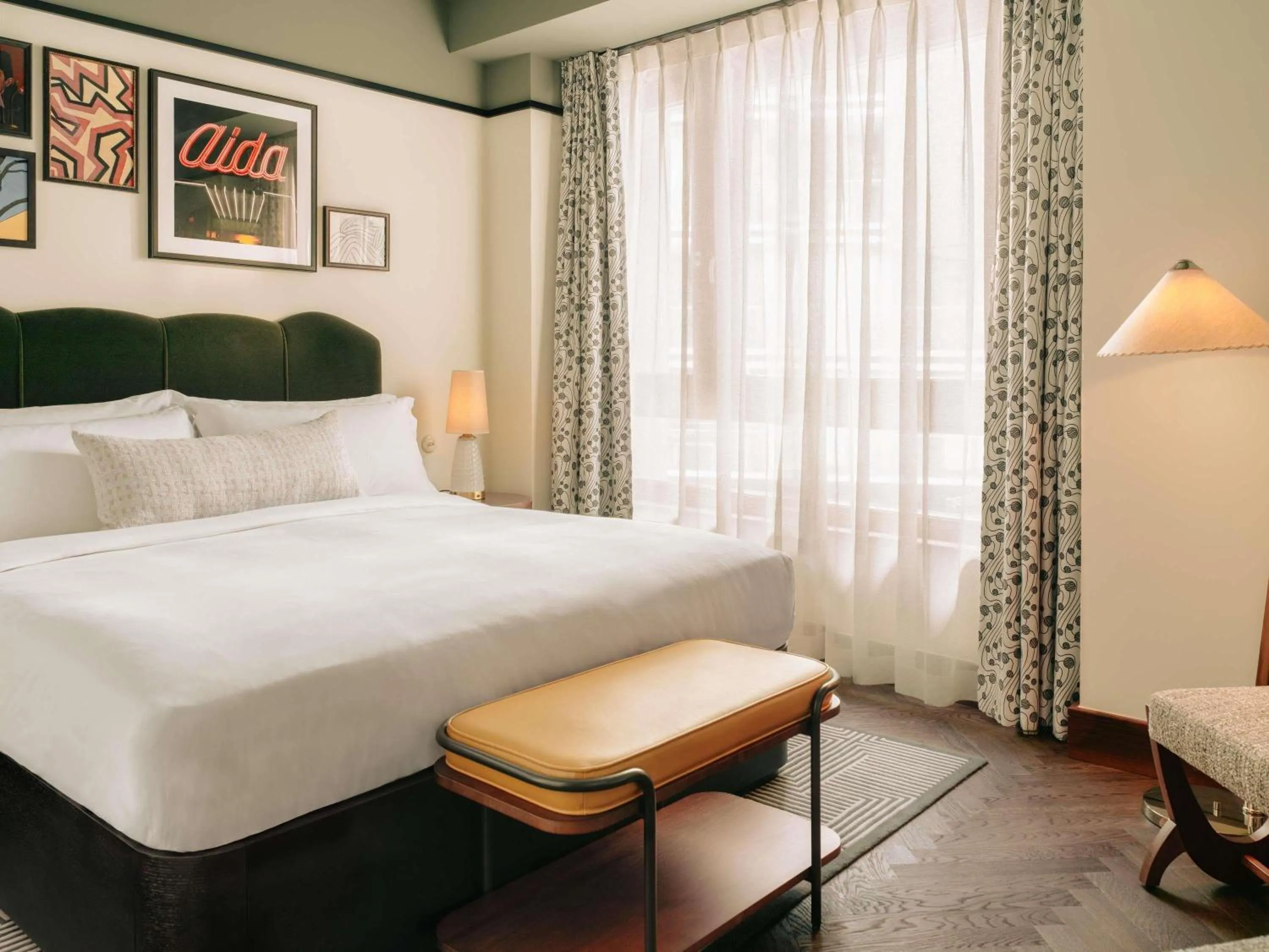 Roomy in The Hoxton Vienna