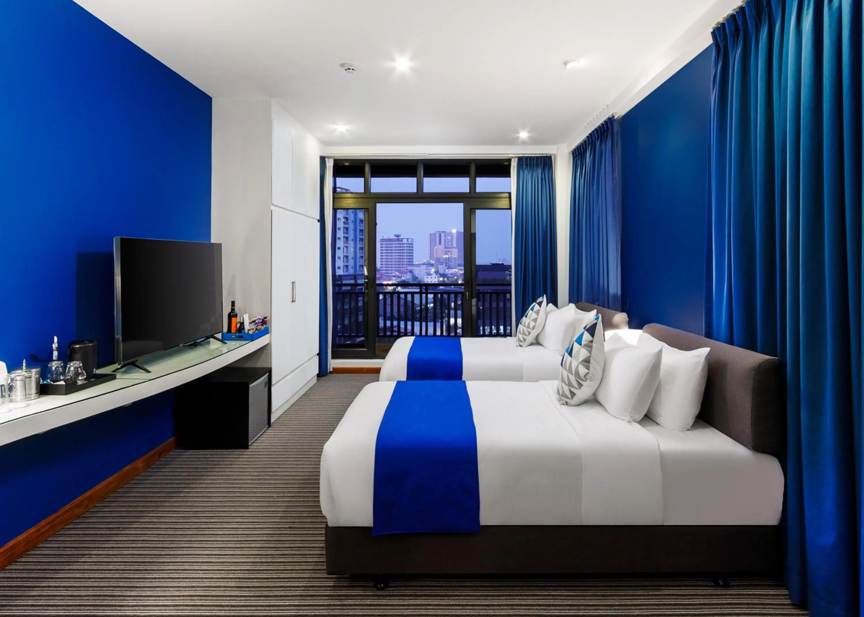 Vertigo Twin With Balcony  in Jaya Suites Hotel